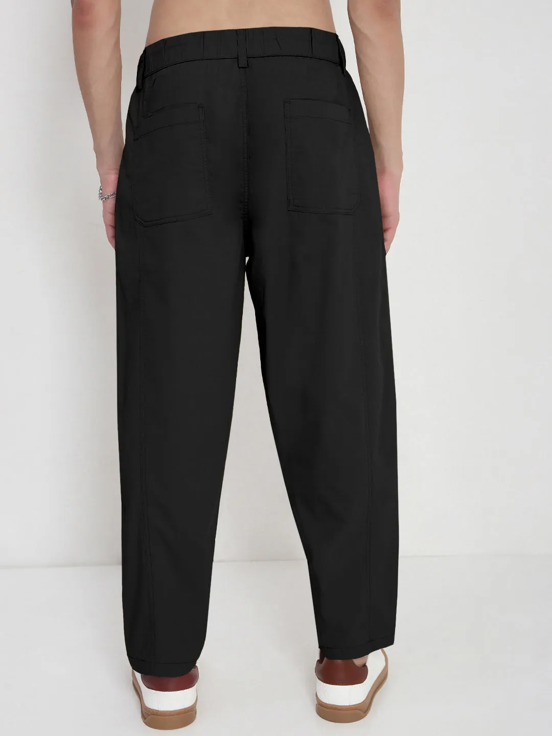 Simple Silhouette Men's Cotton Black Relaxed Fit Trousers