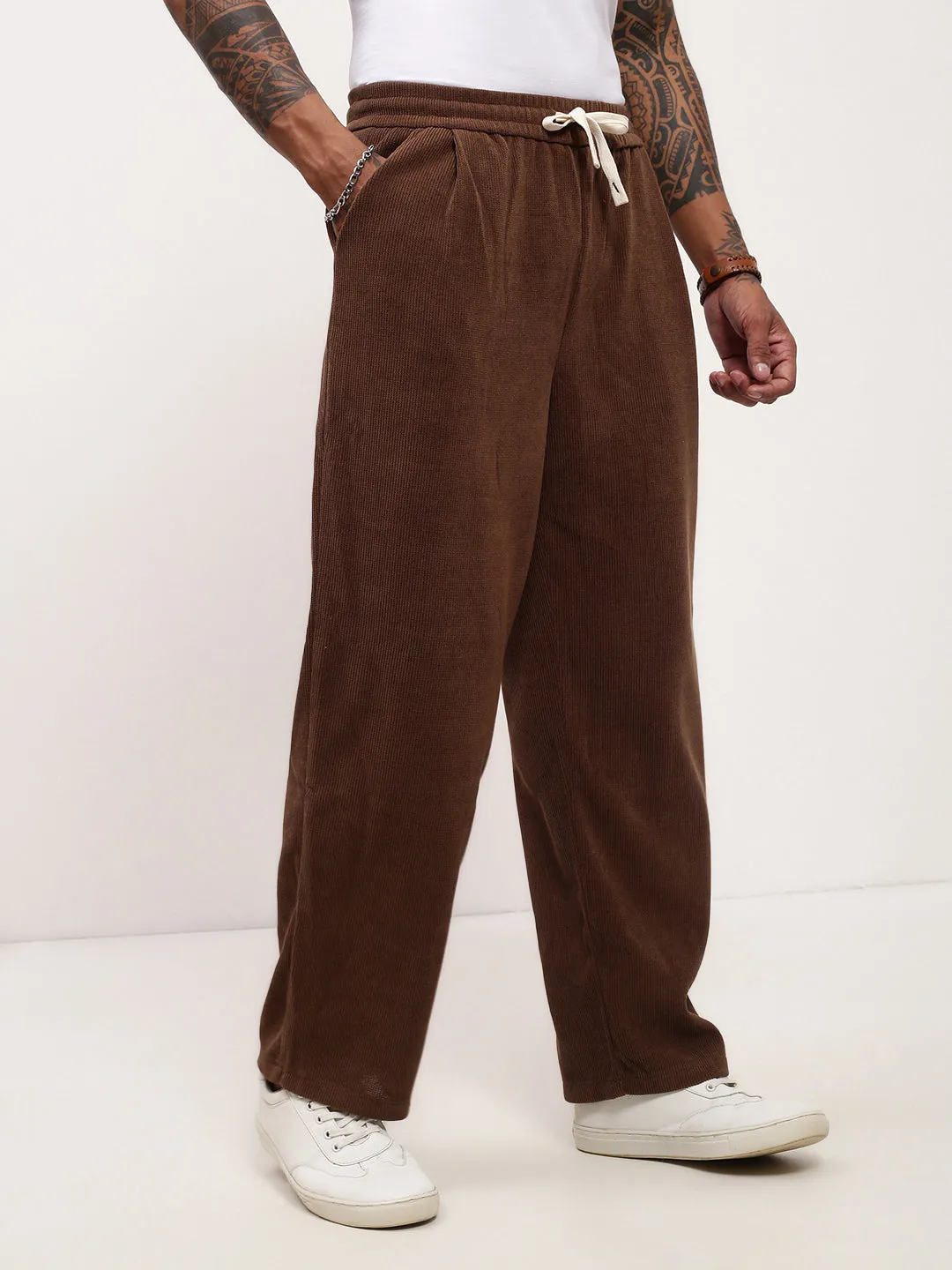 Ventilated Panels Comfy Waistband Men's Brown Solid Straight Fit Trousers