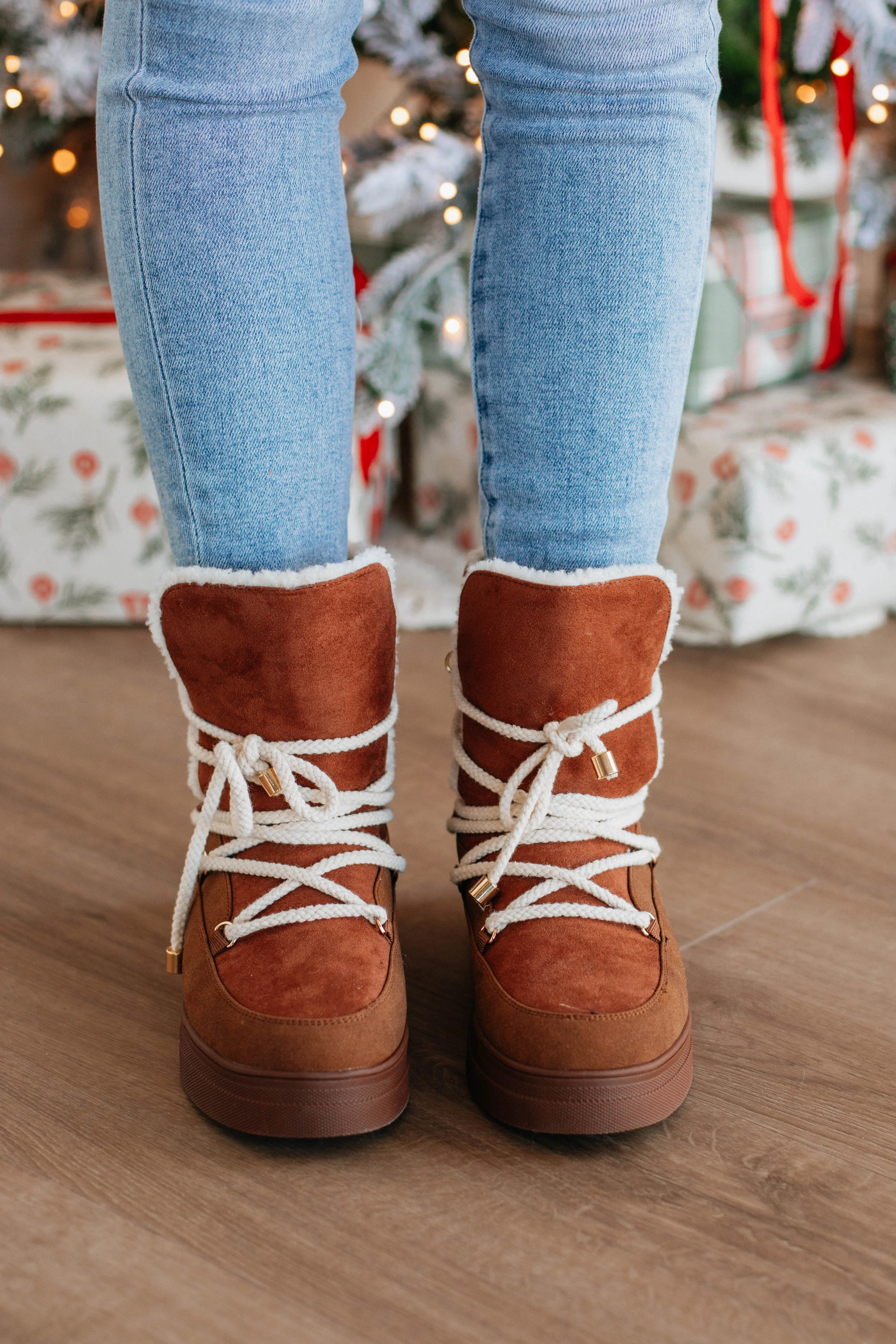 Anti Slip Outsole Dual Tone Keep Me Toasty Boots