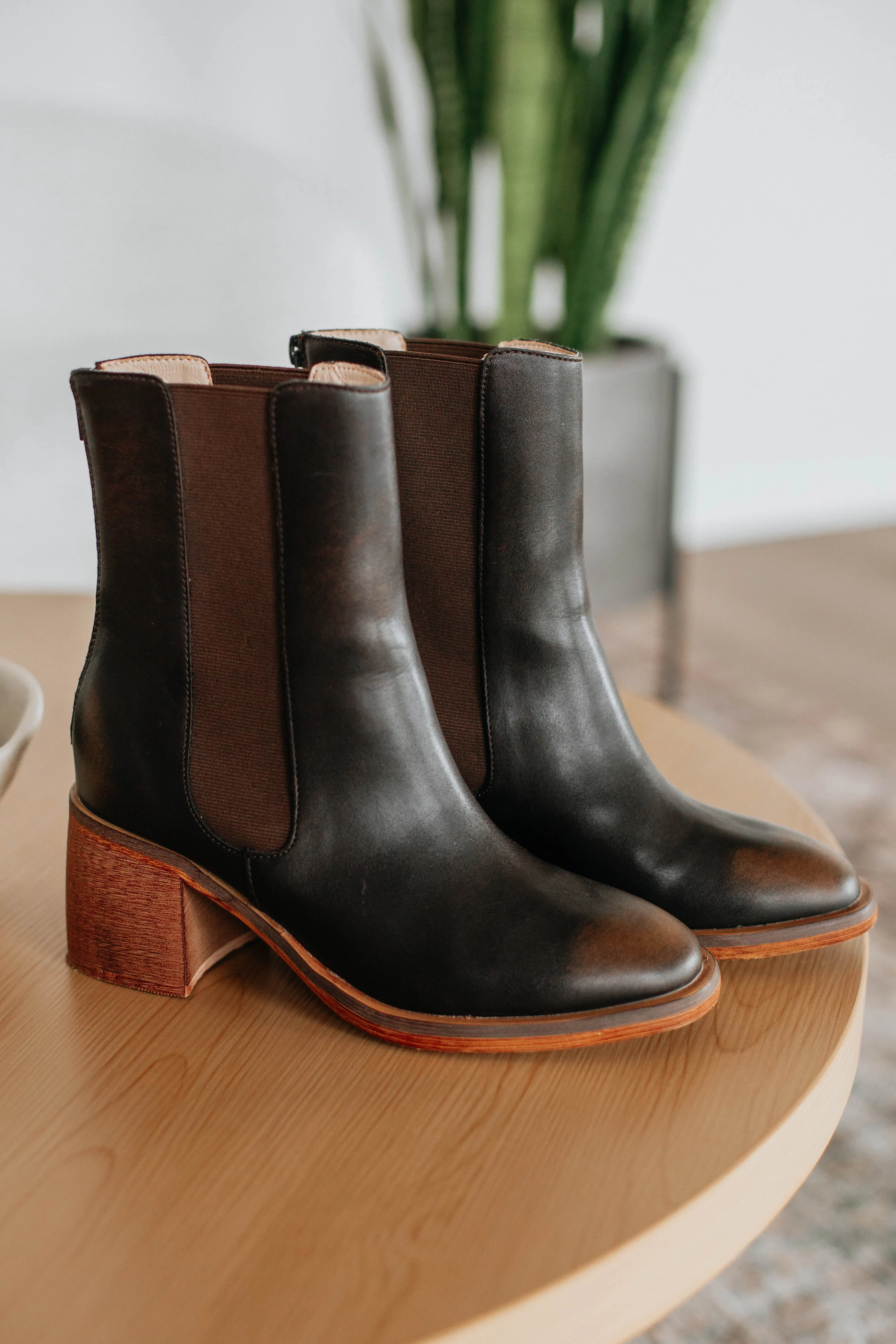 Back On The Scene Boots - Espresso Fitness