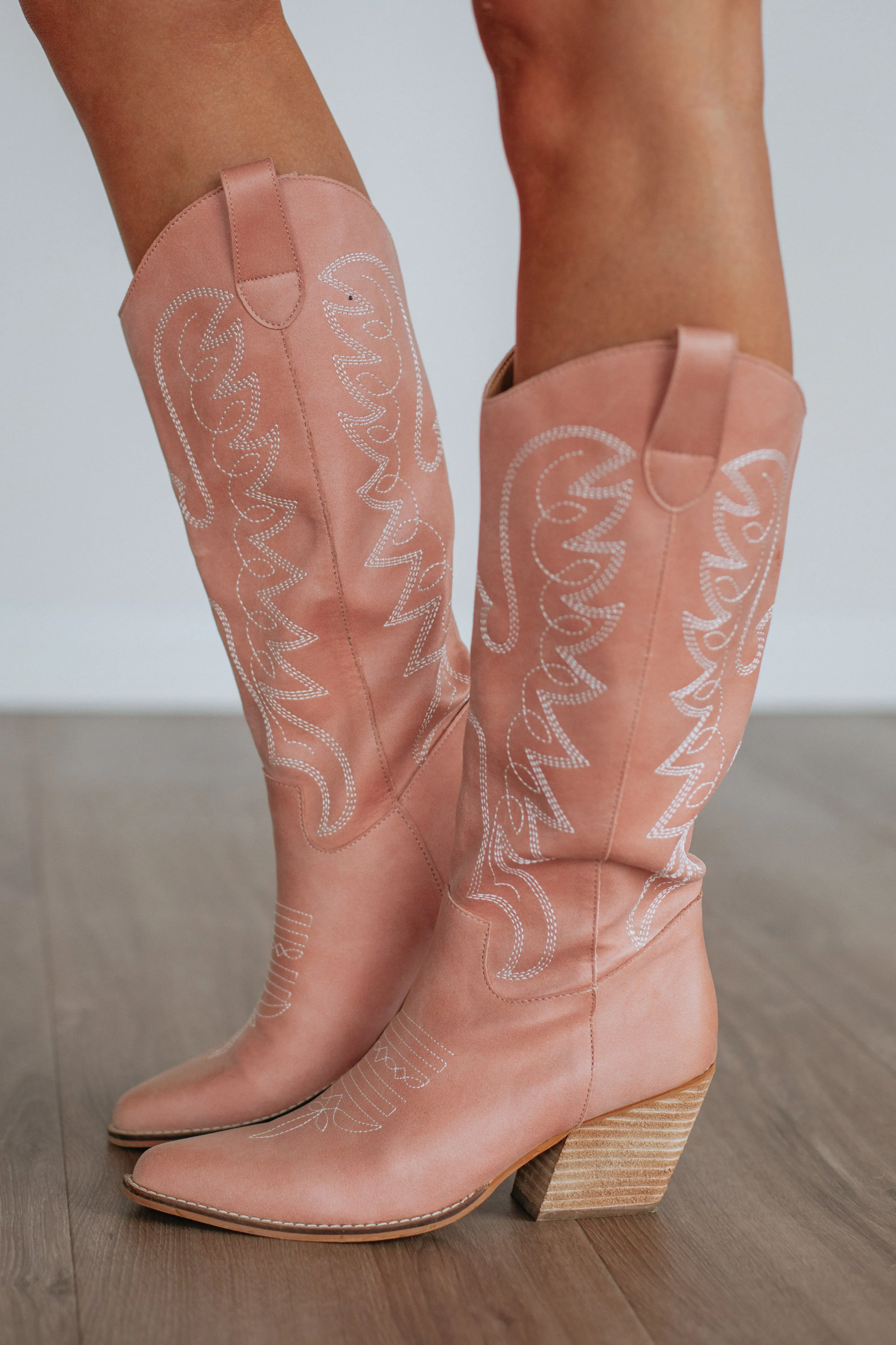 Soft Tone Urban Chill Boots Made For Walkin' Cowgirl Boots