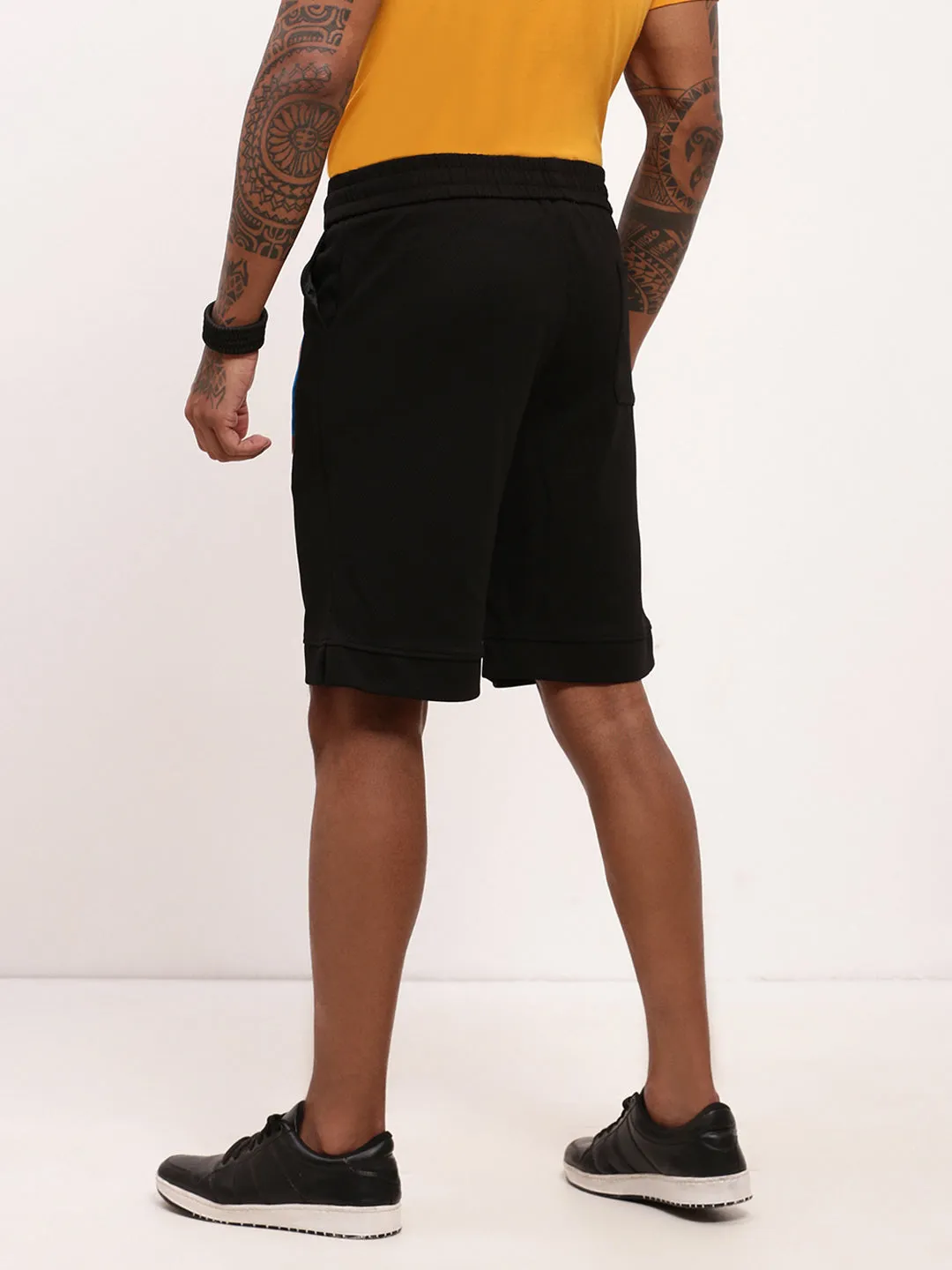 Secure Pocket Zippers Men's Black Solid Mid-Rise Shorts