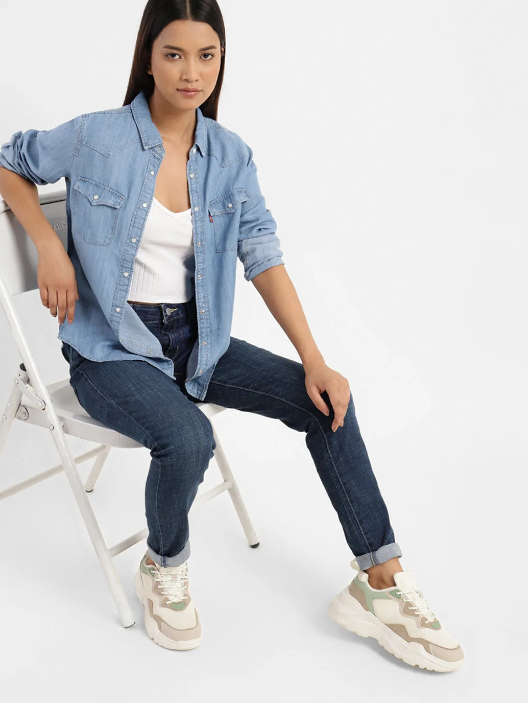 Women's 711 Blue Skinny Fit Mid Rise Jeans Button Fly Closure Daily Attire