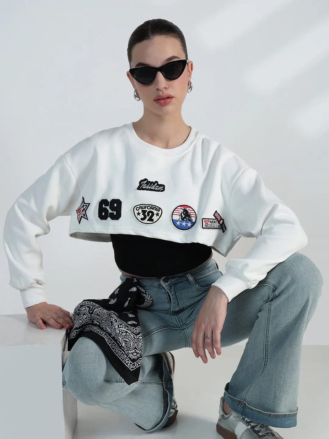 Women's Graphic White Patch Crop Sweatshirt Classic Sporty Timeless Relaxed