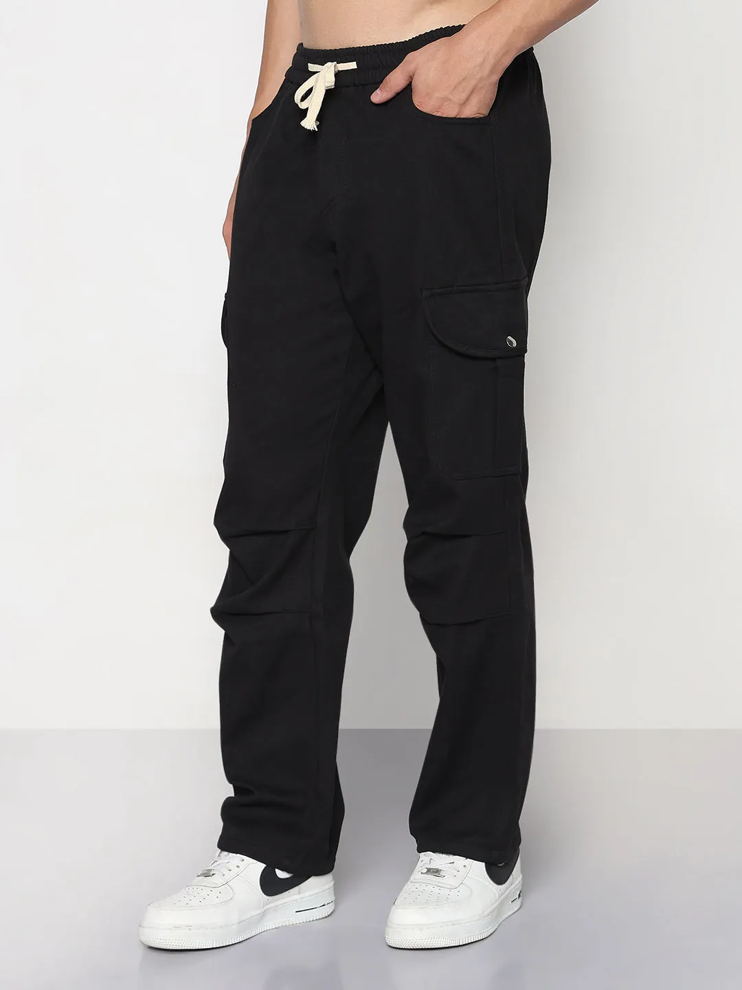Men's Black Relaxed Fit Cargos sporty wear Tangle Free Cuffs
