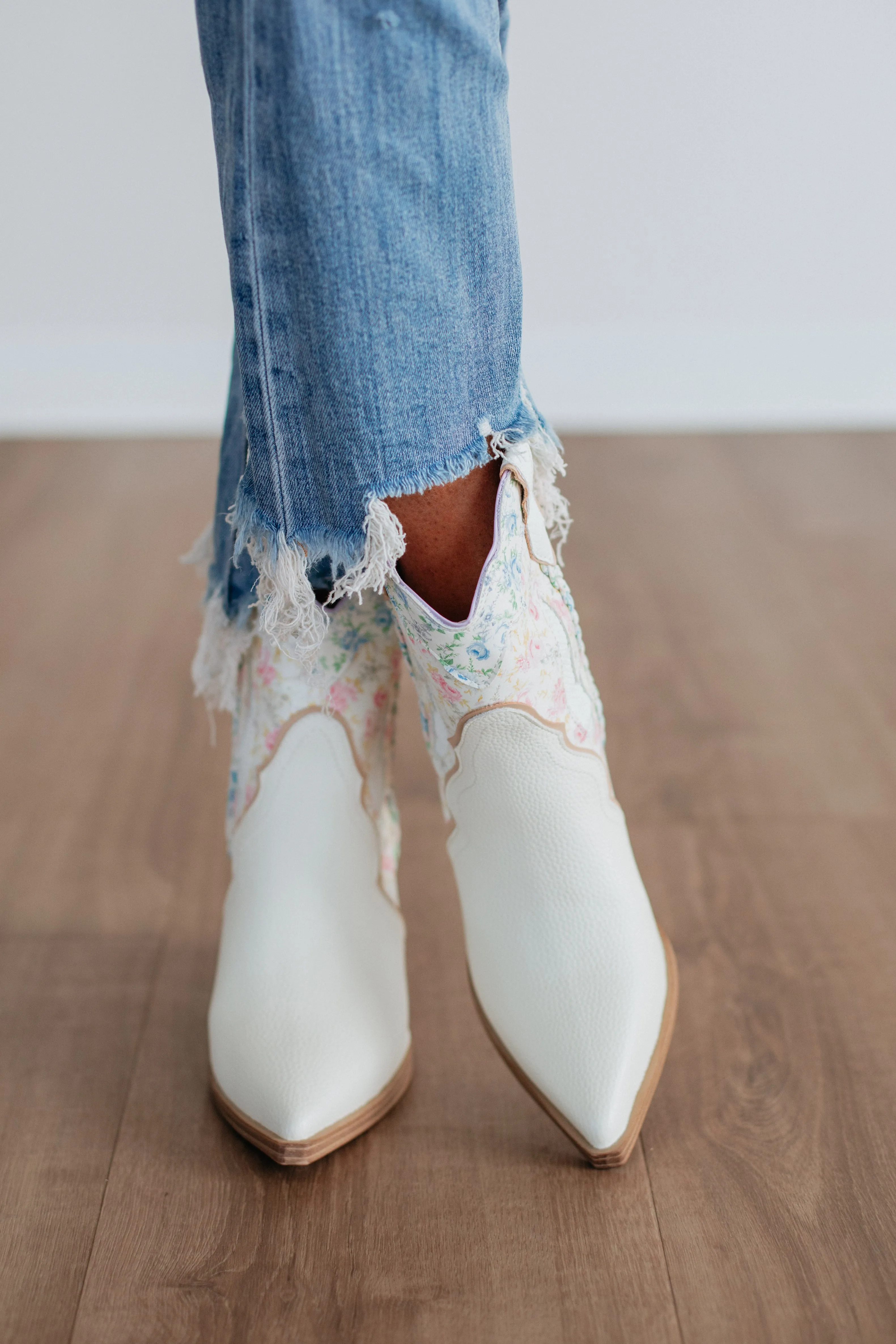 Cowgirl Cutie Boots Balance Core Comfort Stand