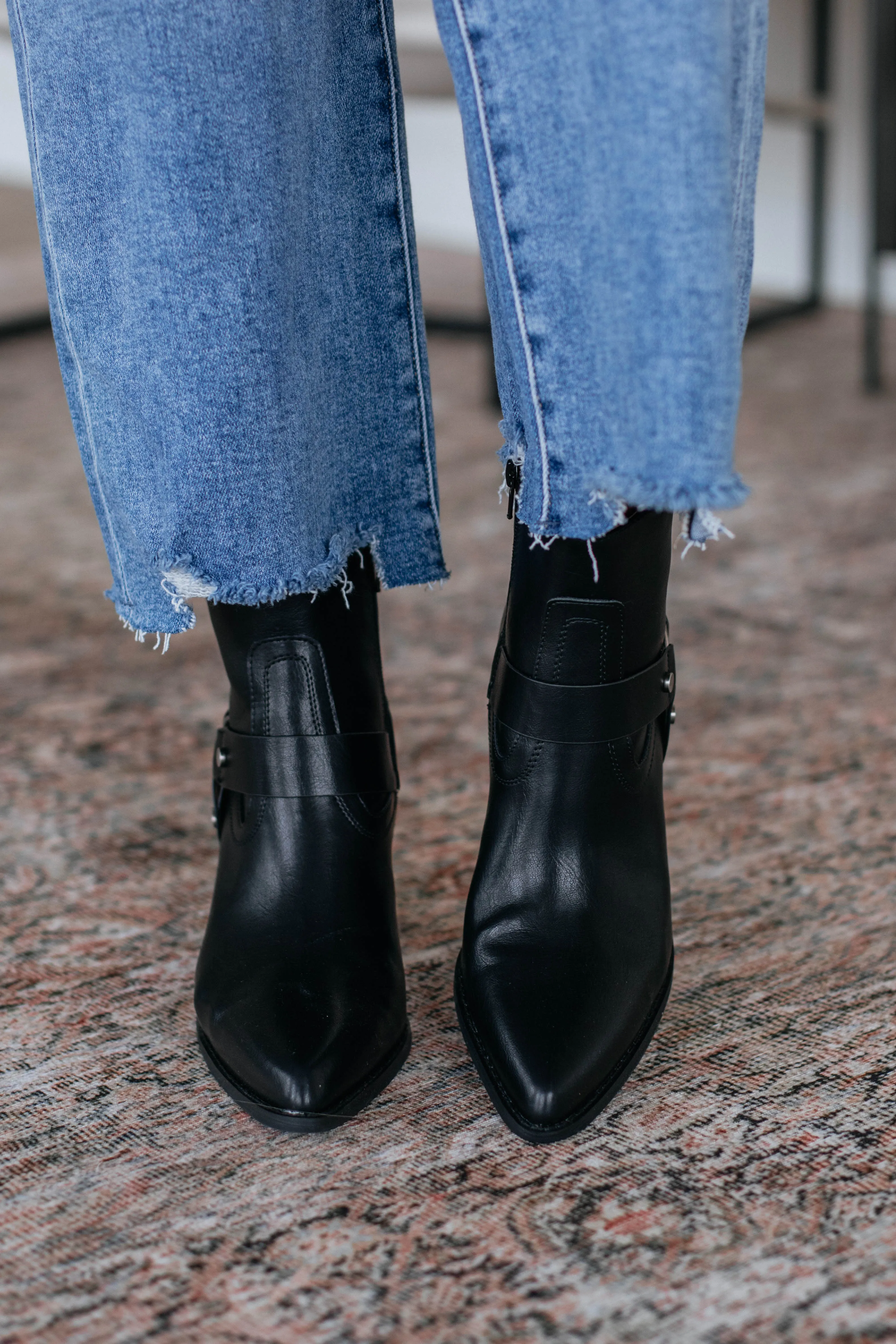 Here For A Good Time Boots - Black Pool Time