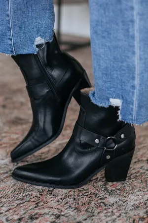 Here For A Good Time Boots - Black Padded Comfort Cold Weather Smart Look