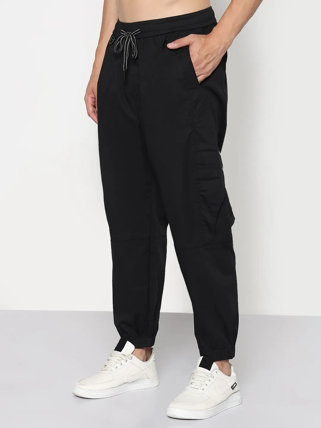 High Stretch Fit Men's Black Relaxed Fit Cargos