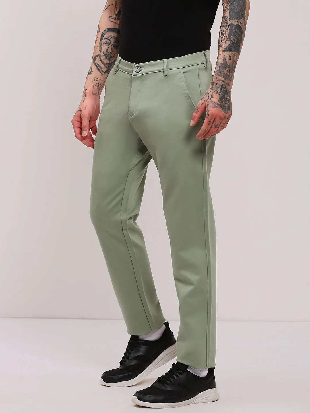 Men's Green Solid Low-Rise Trousers Light Fit Chill Style