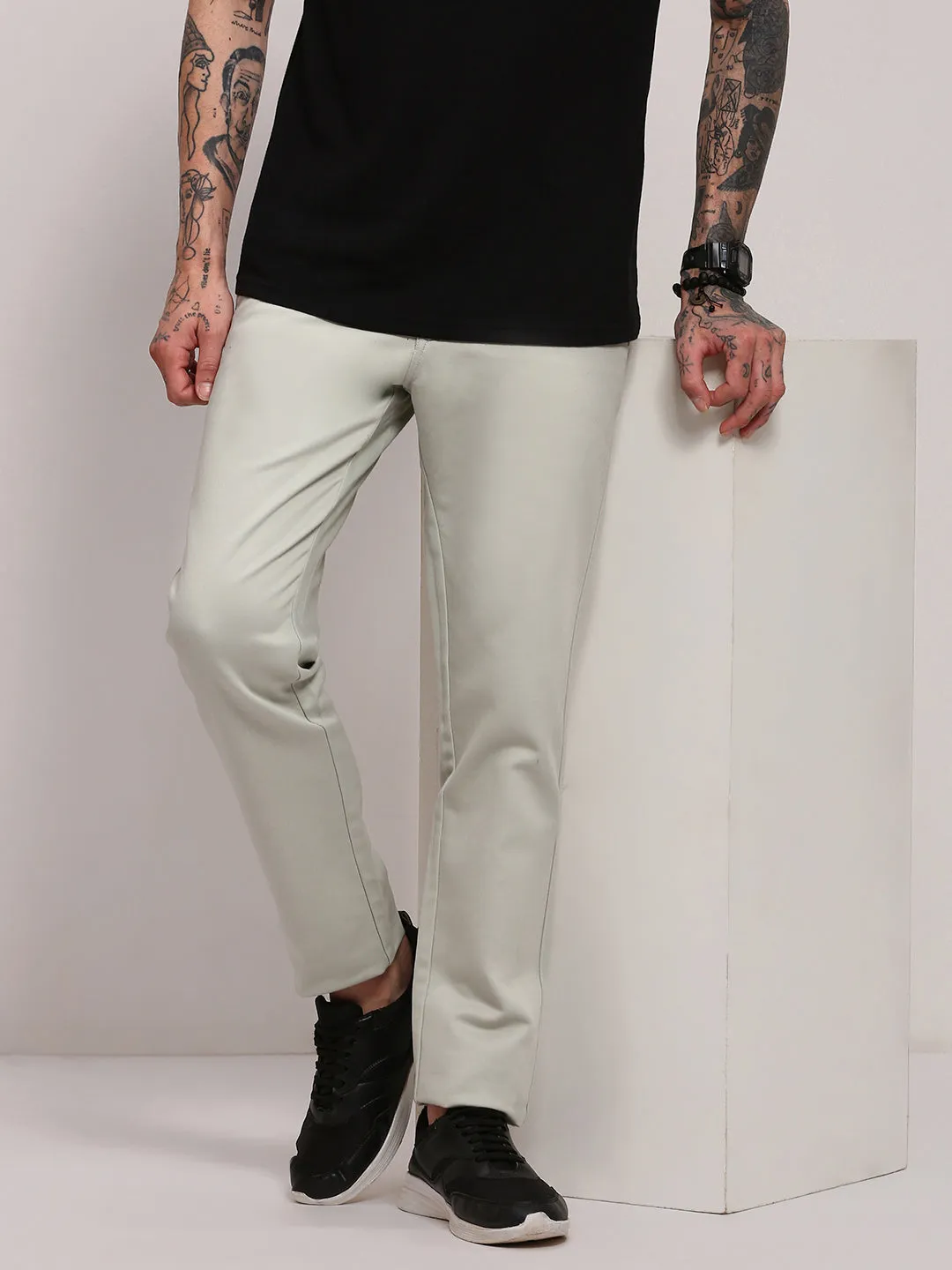 Trendy Design Men's Grey Solid Low-Rise Trousers