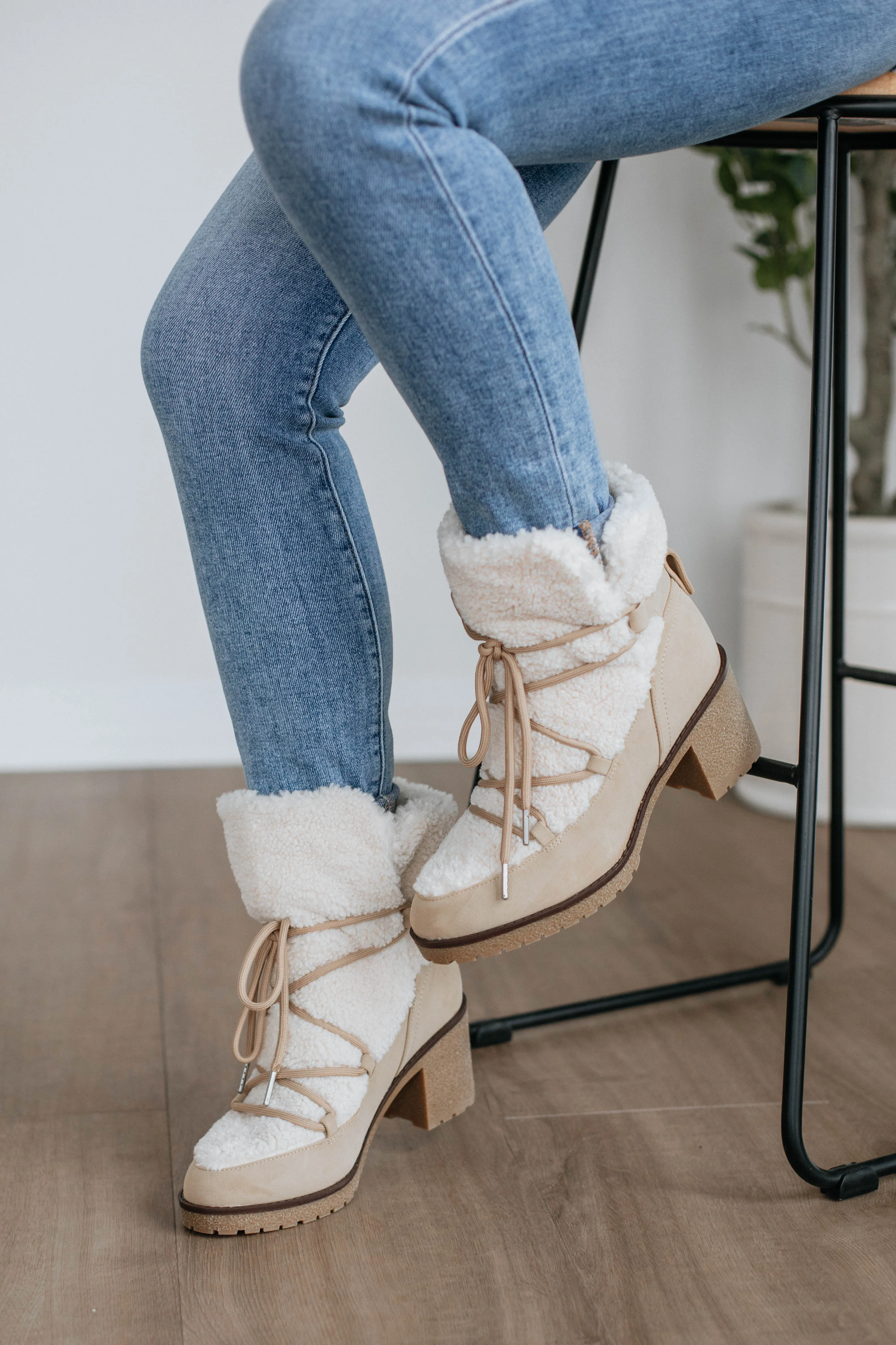Shock Absorption Technology Autumn Tone Embracing The Chill Boots - Taupe