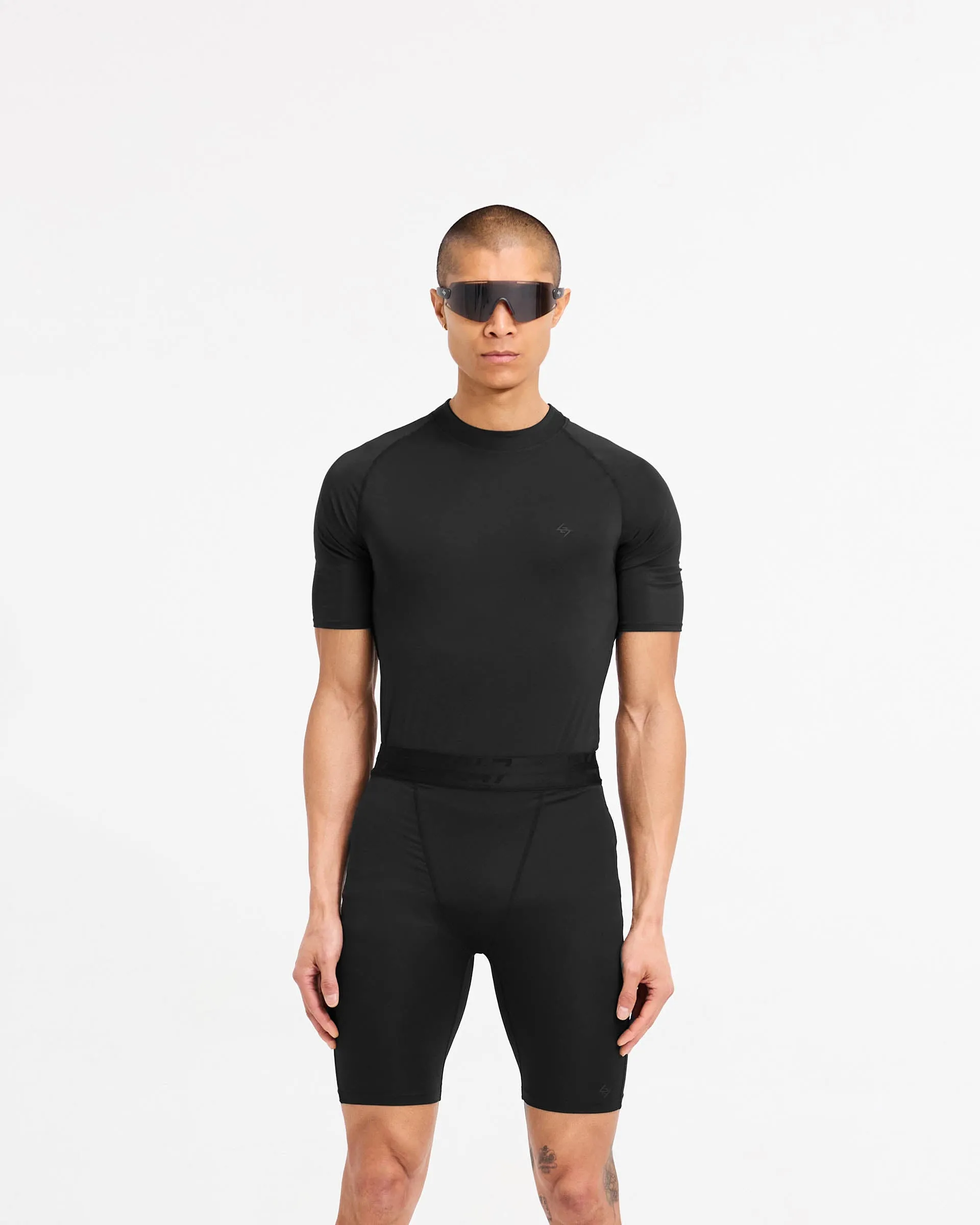 247 Compound T-Shirt - Black Tight fit sexiness Slim Waist