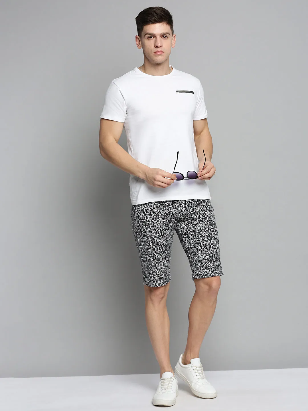 Men's Black Floral Printed Cotton Knee Length Shorts Cargo shorts Performance Fit