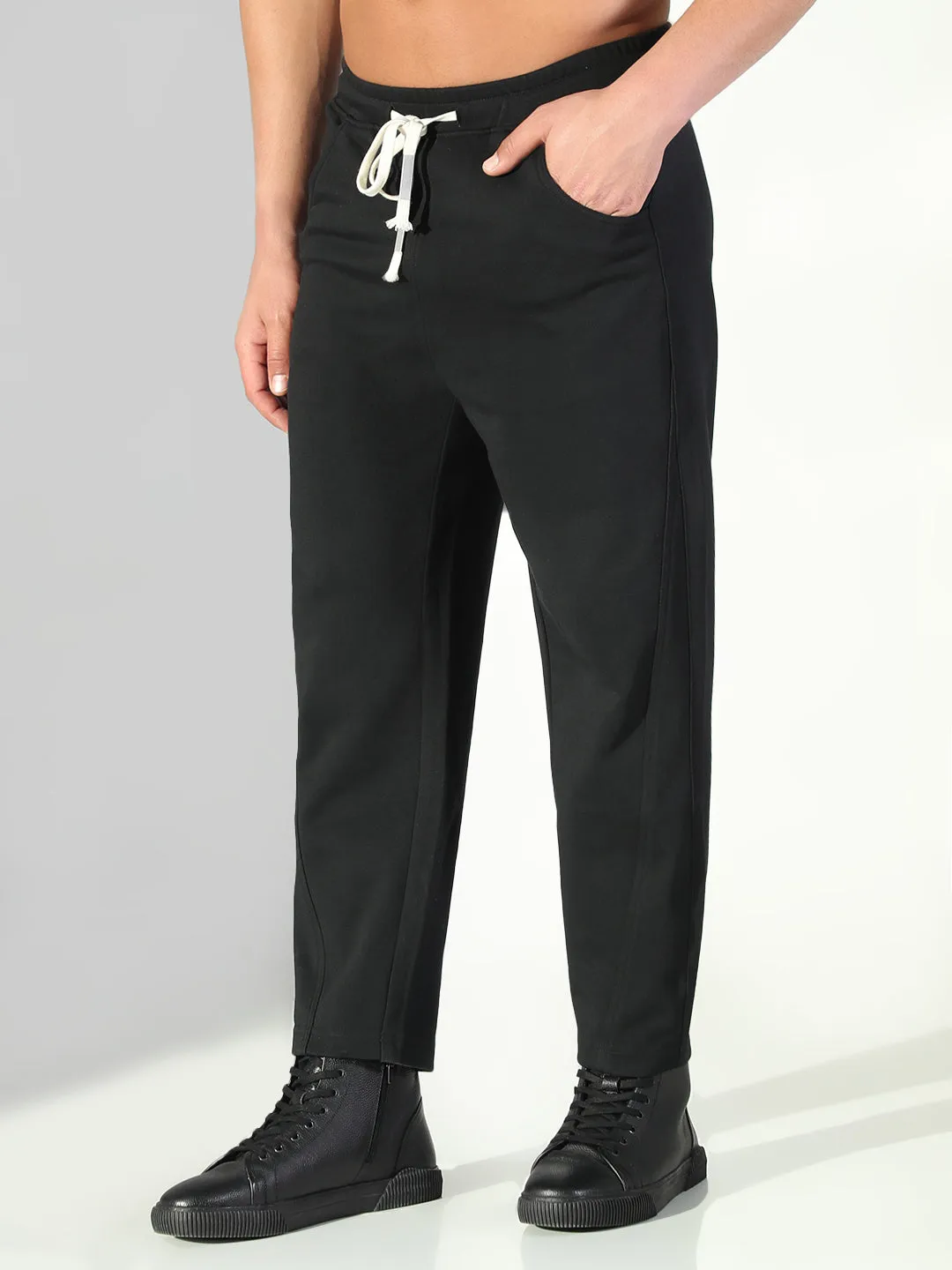 Men's Black Solid Trousers Low Bulk