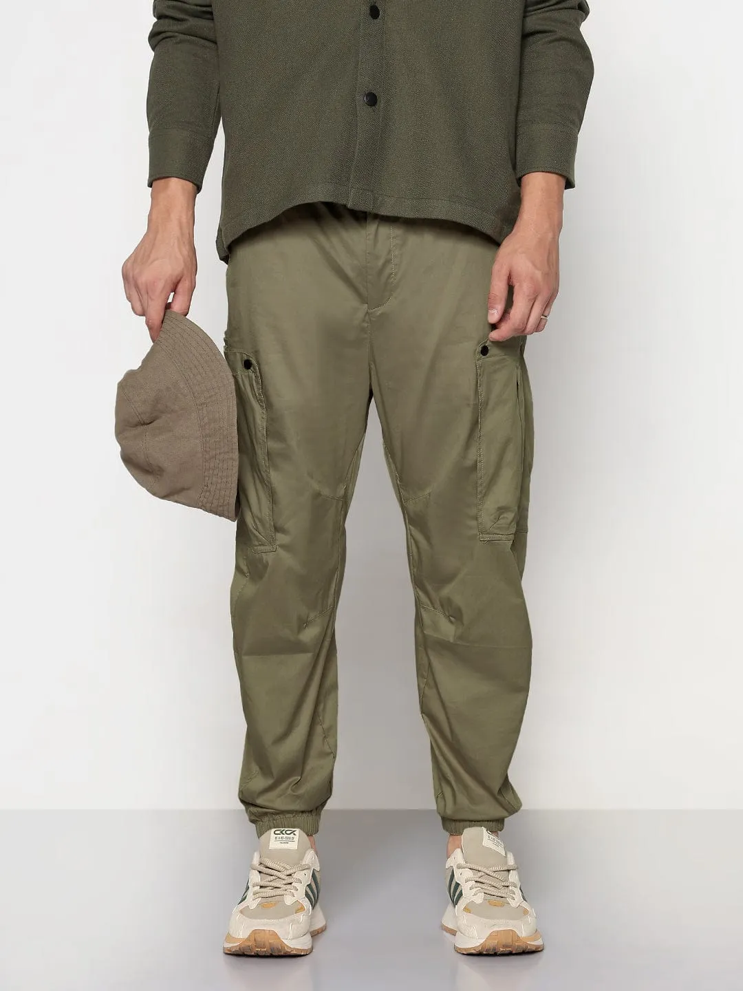 Classic Cut Layer-Friendly Fit Men's Green Relaxed Fit Cargos