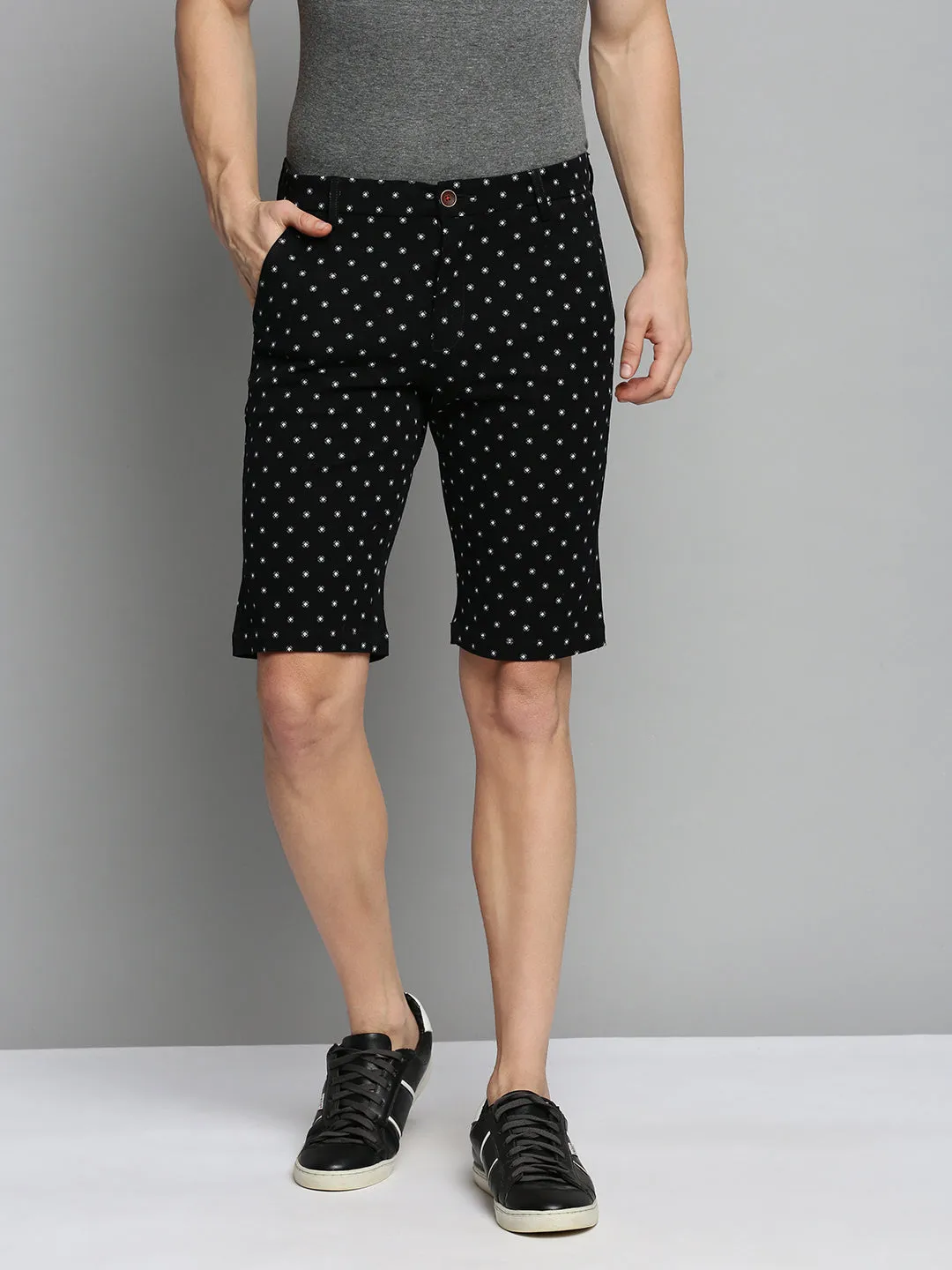 Low Maintenance Fabric Men's Black Printed Cotton Chino Shorts