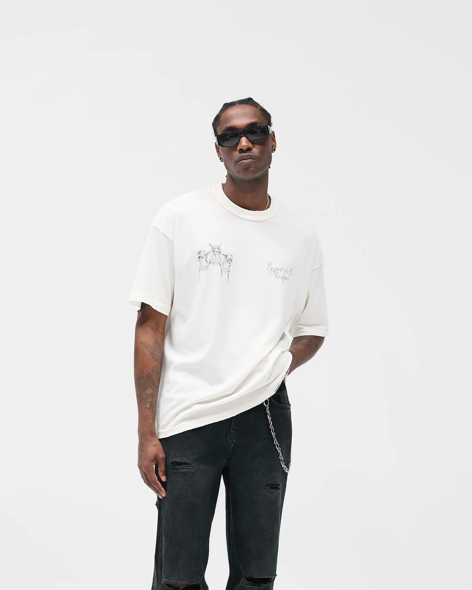 Smart Casual Look Minimalist Stitching Hand Drawn Thoroughbred T-Shirt - Flat White