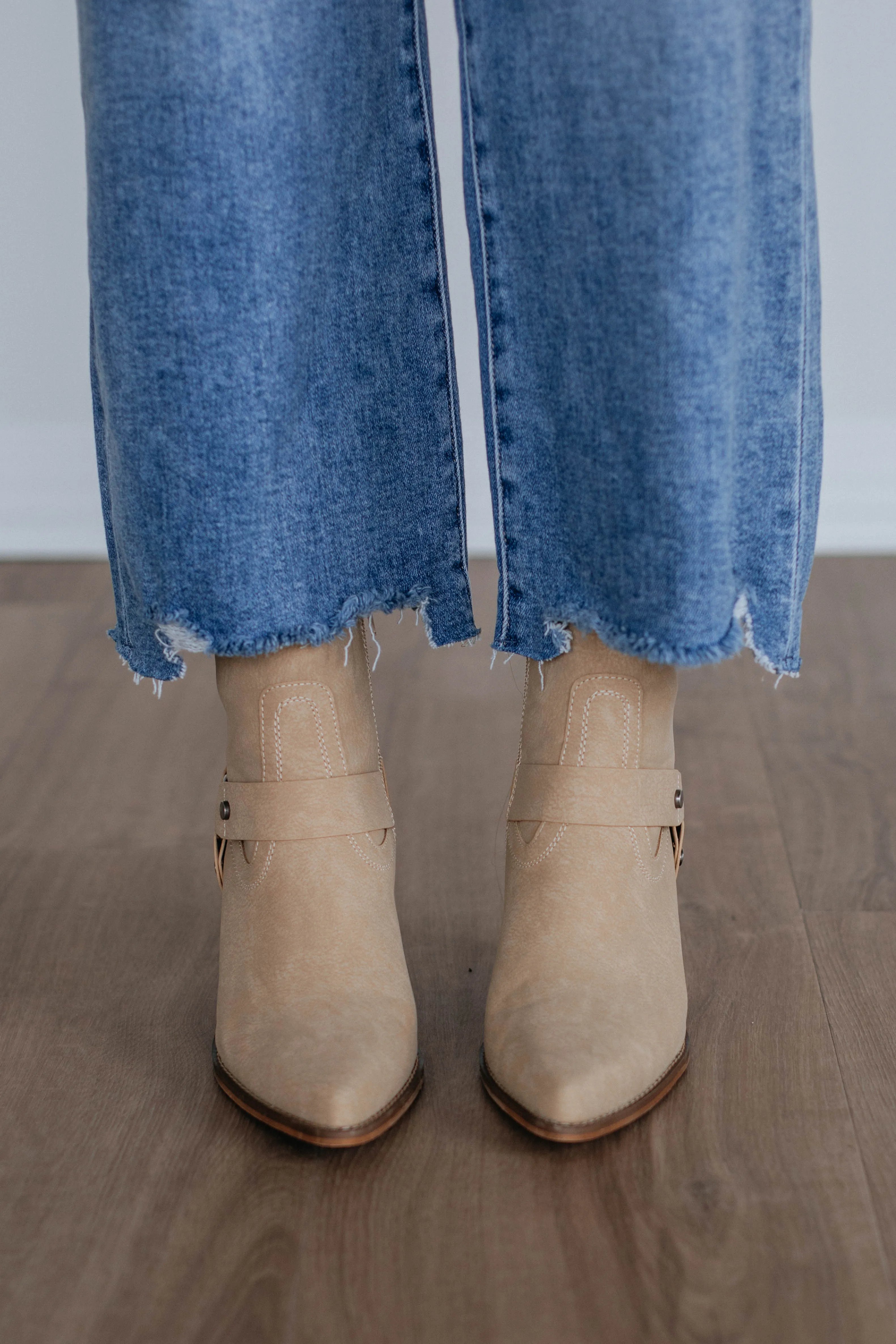 Flexible Torsion Bar Here For A Good Time Boots - Taupe