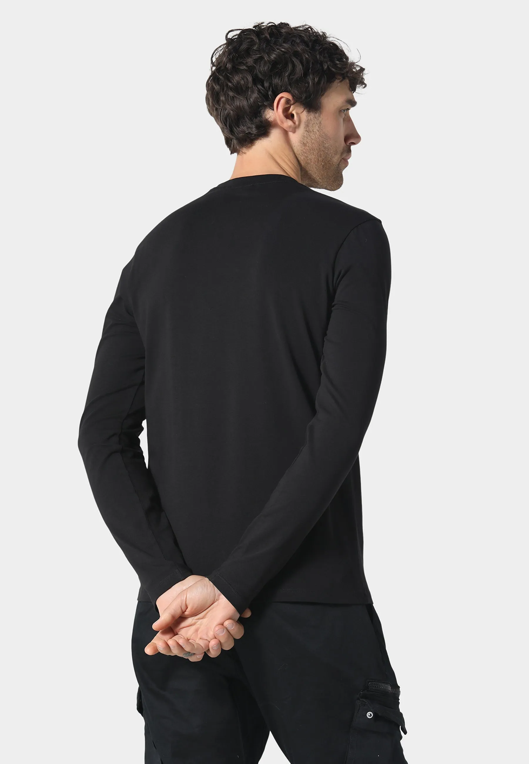 Highgate Black T-Shirt Durable Collar Construction Chilly Day Style