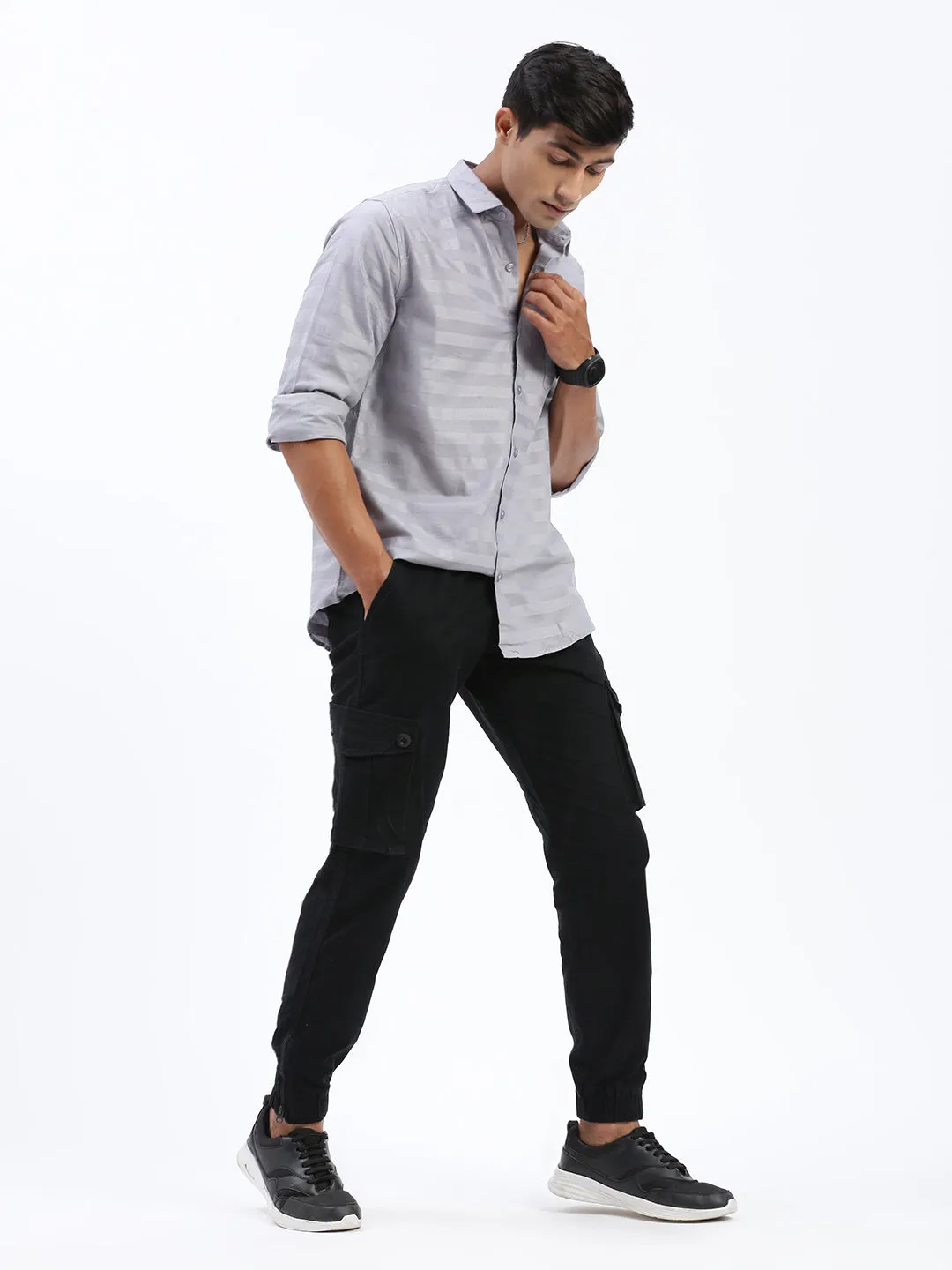 Effortless Look Men's Black Comfort Slim Fit Low-Rise Cotton Joggers Trousers