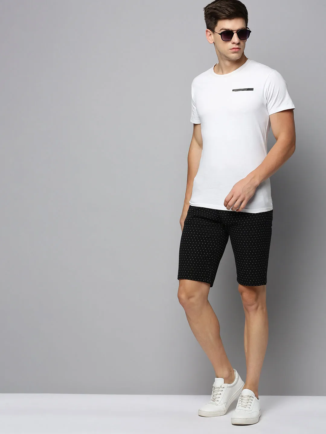 Light Fit Men's Black Geometric Printed Cotton Mid-Rise Shorts