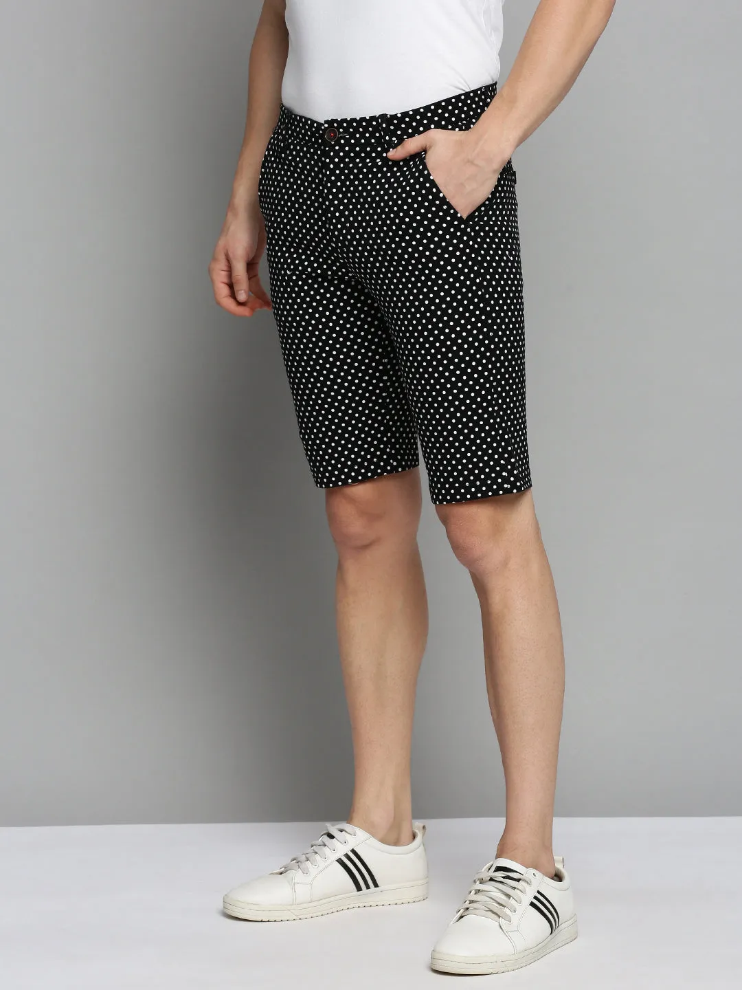 Men's Black Printed Cotton Knee Length Regular Fit Shorts Abrasion Dispersing Weave