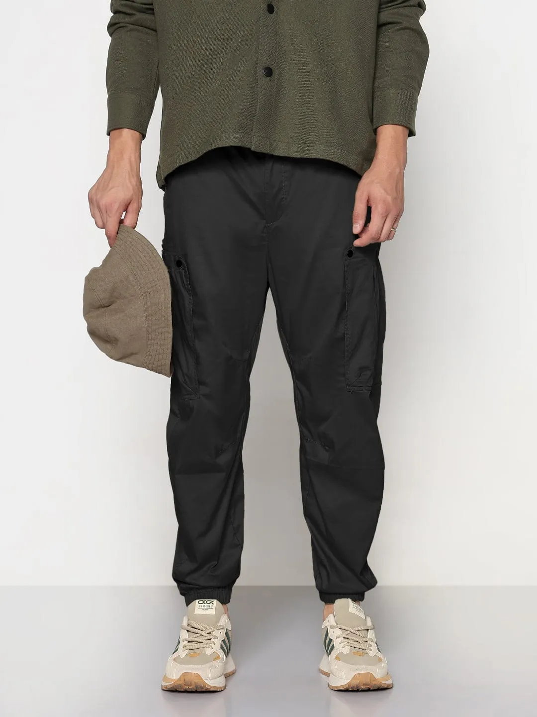 ReinforcedBeltLoops Men's Black Relaxed Fit Cargos