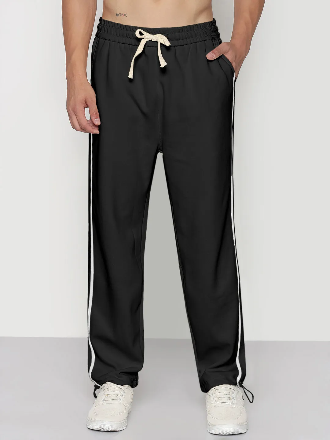 No Wrinkle Men's Black Relaxed Fit Trouser