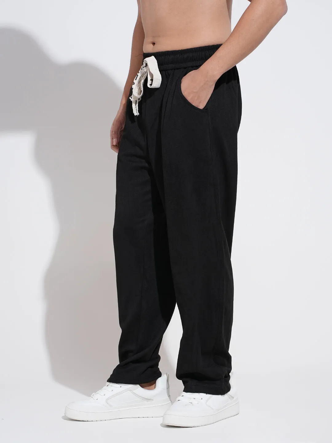 Men's Black Relaxed Fit Trousers Breathable Waistband Cozy And Stylish