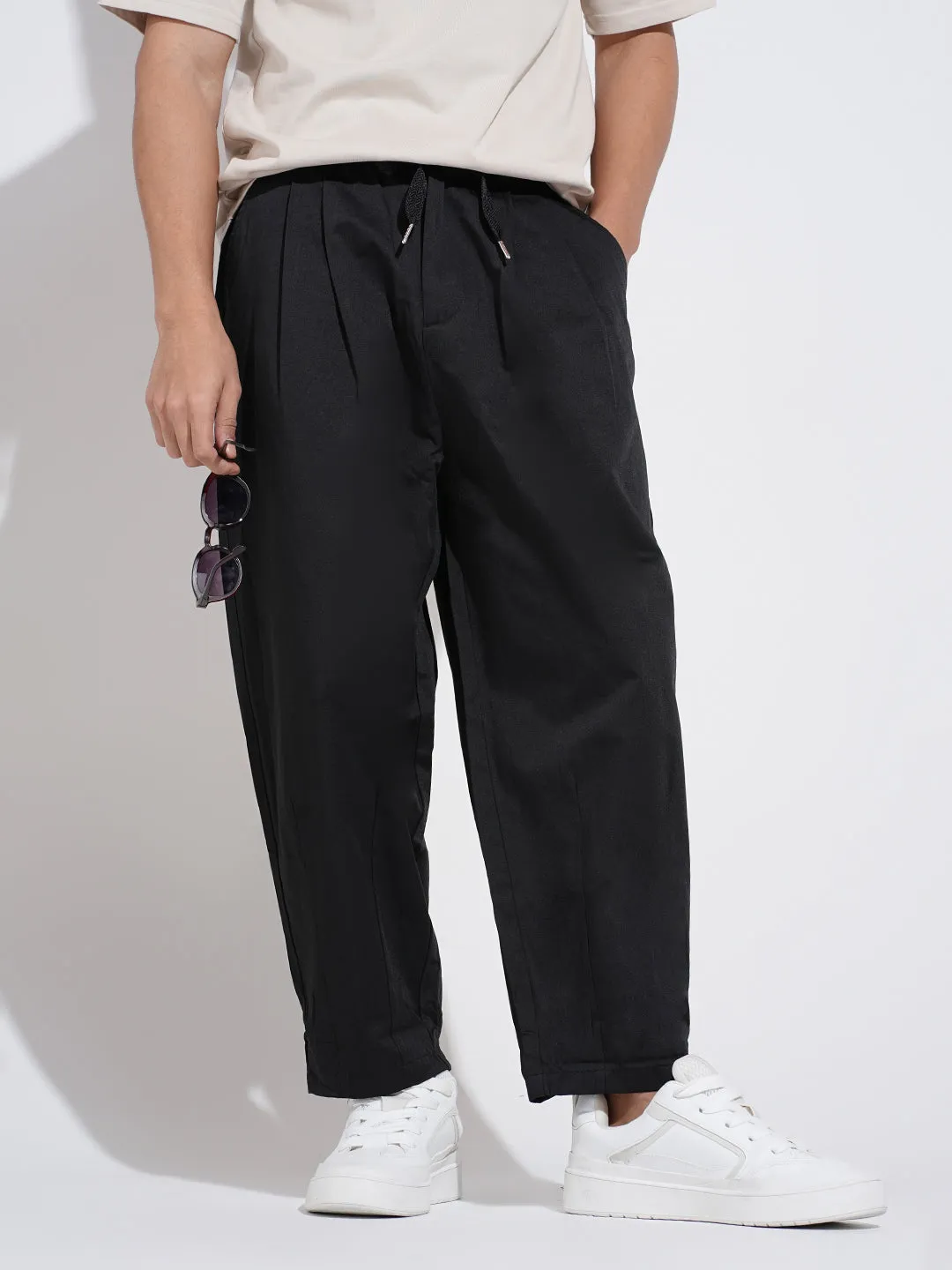 Casual Must-Have Light support Men's Black Relaxed Fit Trousers