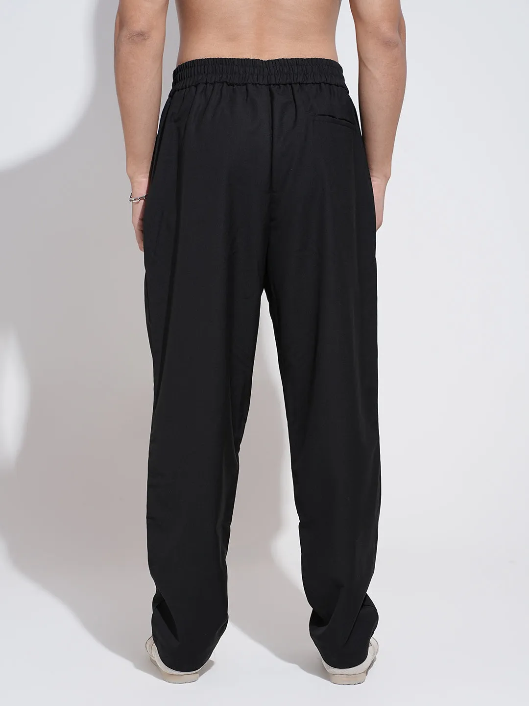 Comfortable Look Form Fitting Men's Black Straight Fit Trousers