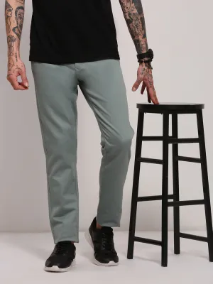 Men's Green Solid Flat-Front Trousers Wind Resistance