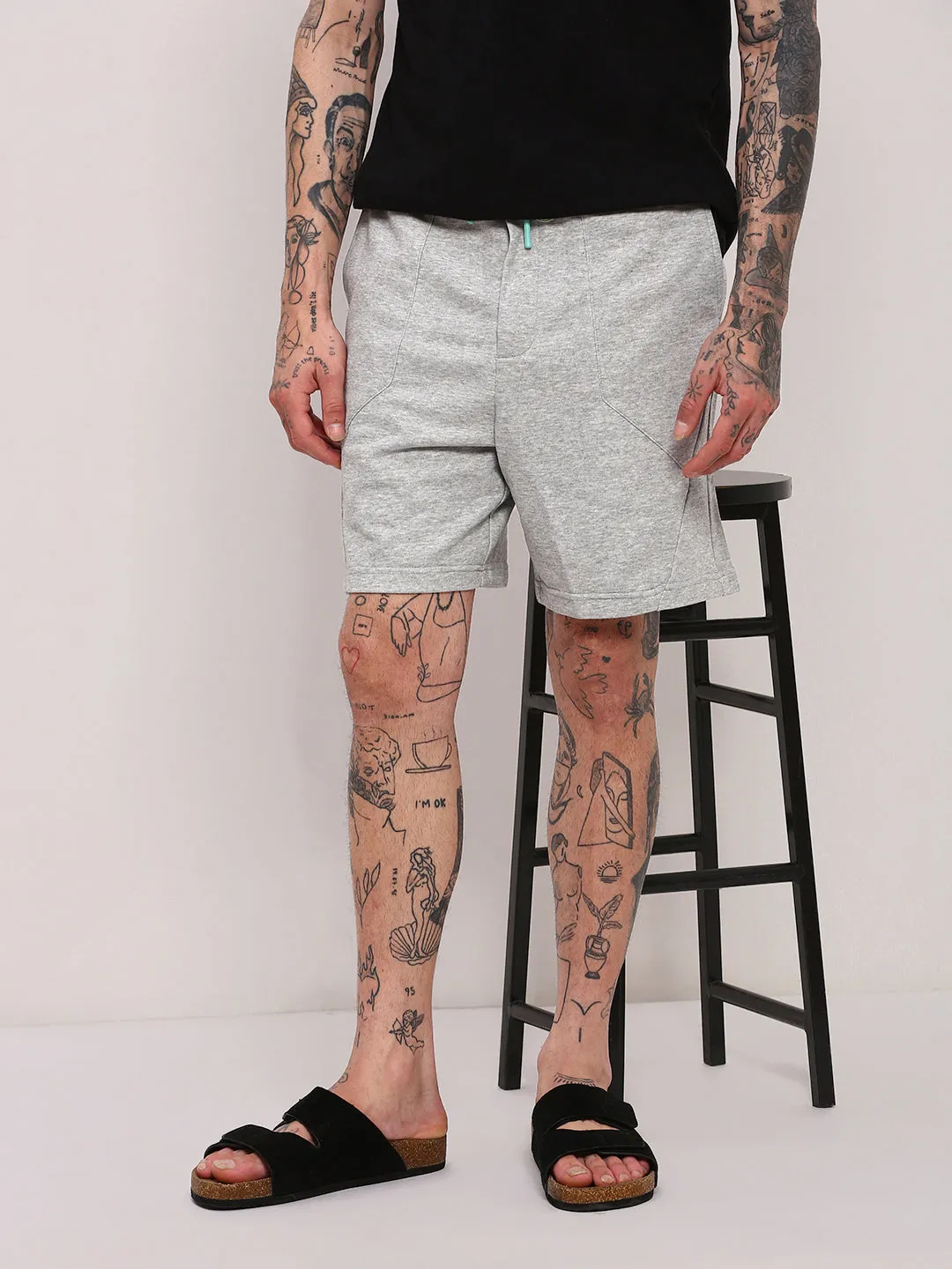 Slim Waistband Men's Grey Solid Mid Rise Shorts
