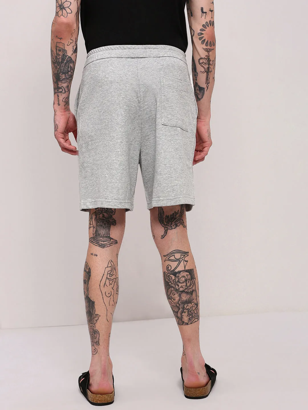 Relaxed Fit Design Men's Grey Solid Mid Rise Shorts