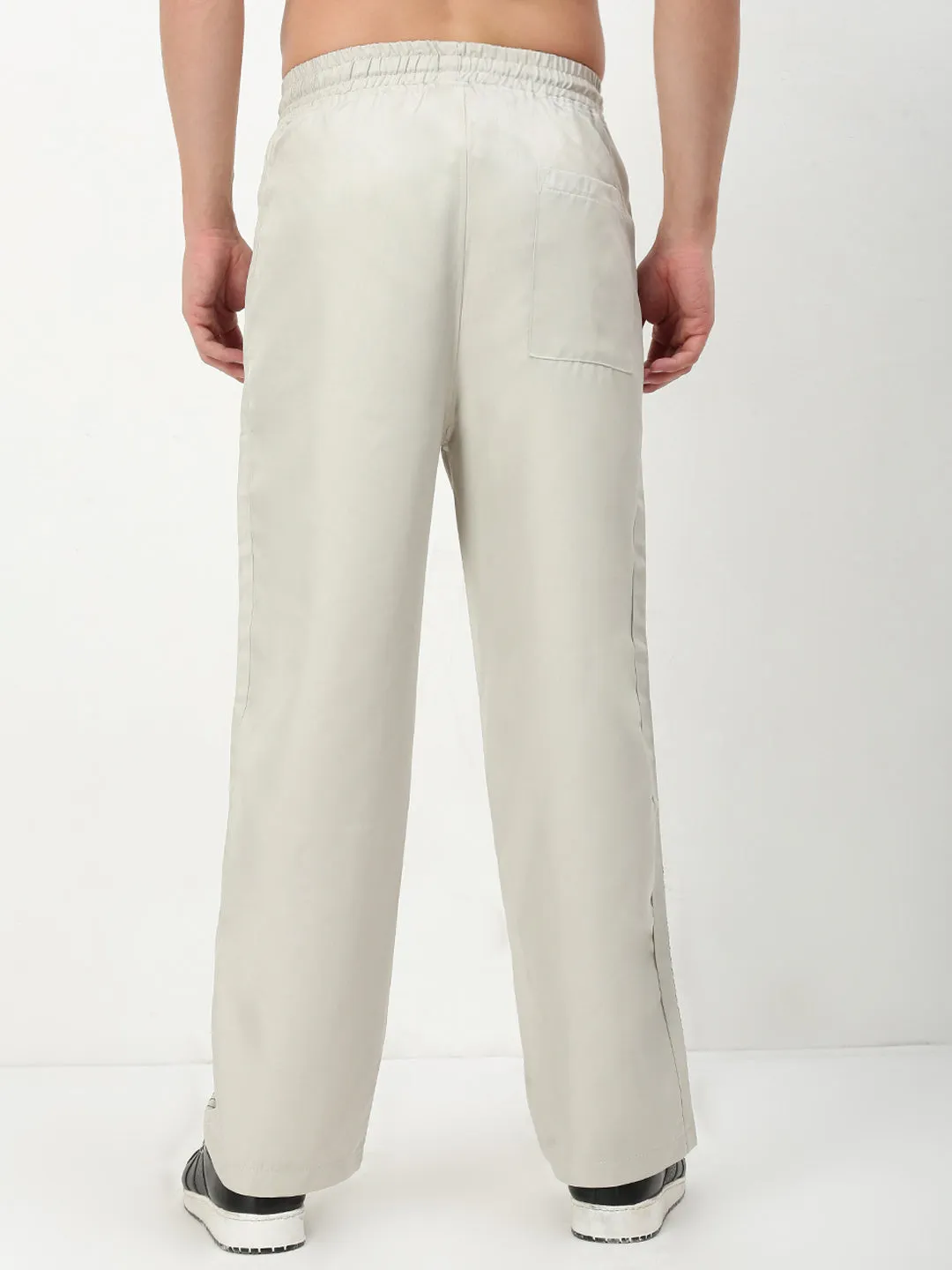 No Sagging MultiPocketDesign Men's Grey Solid Straight Fit Trousers