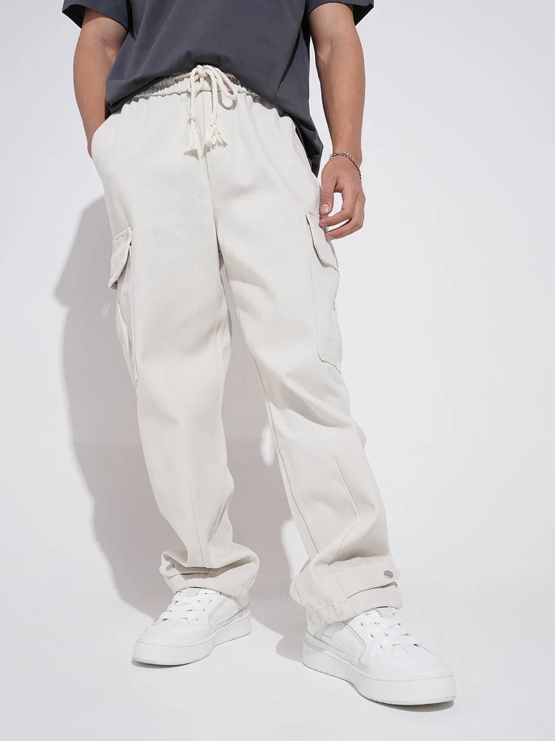 Flattering Design Men's Off White Relaxed Fit Cargo Trousers