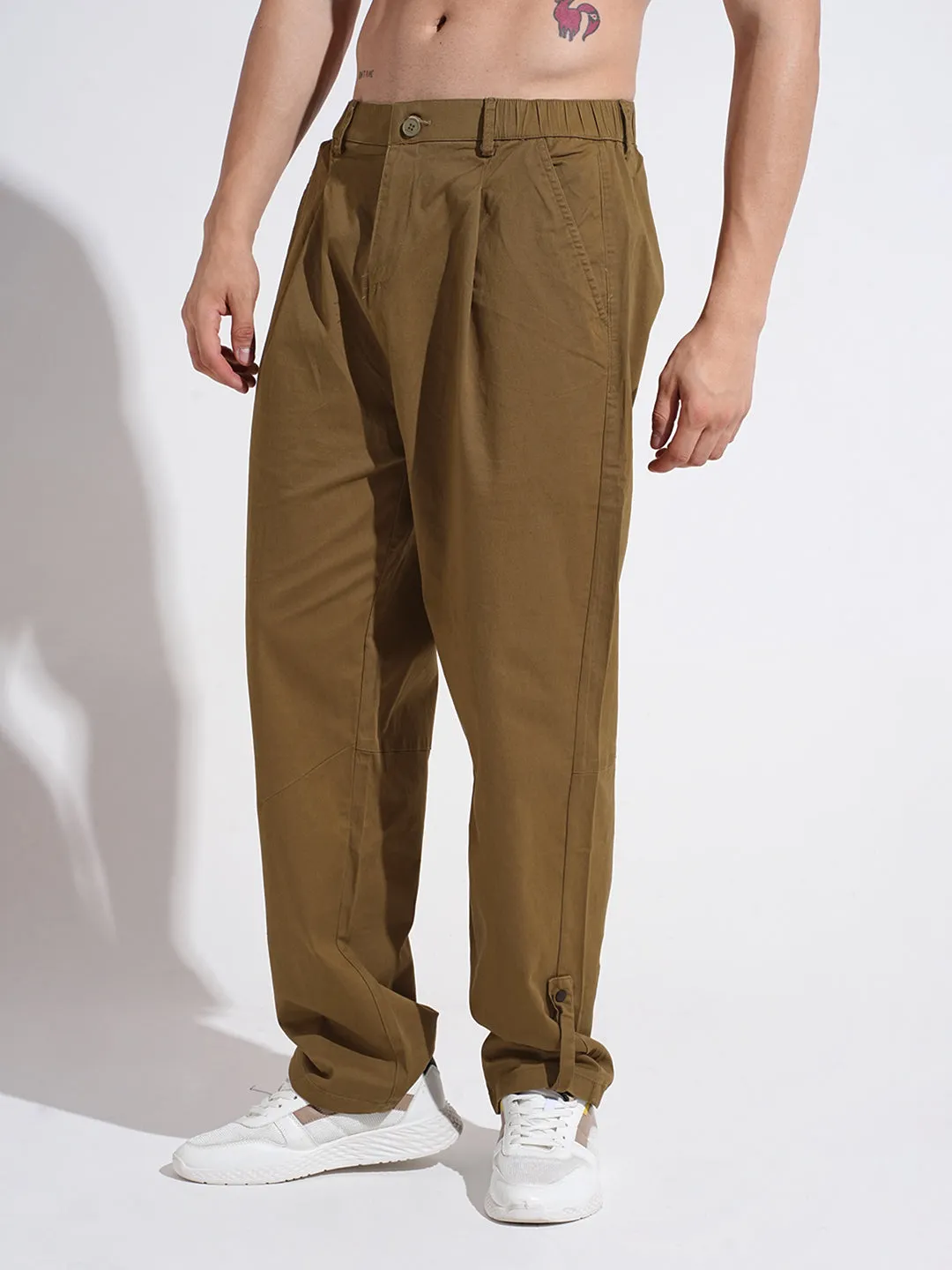 Layer-Friendly Fit Air Circulation Men's Olive Relaxed Fit Trousers