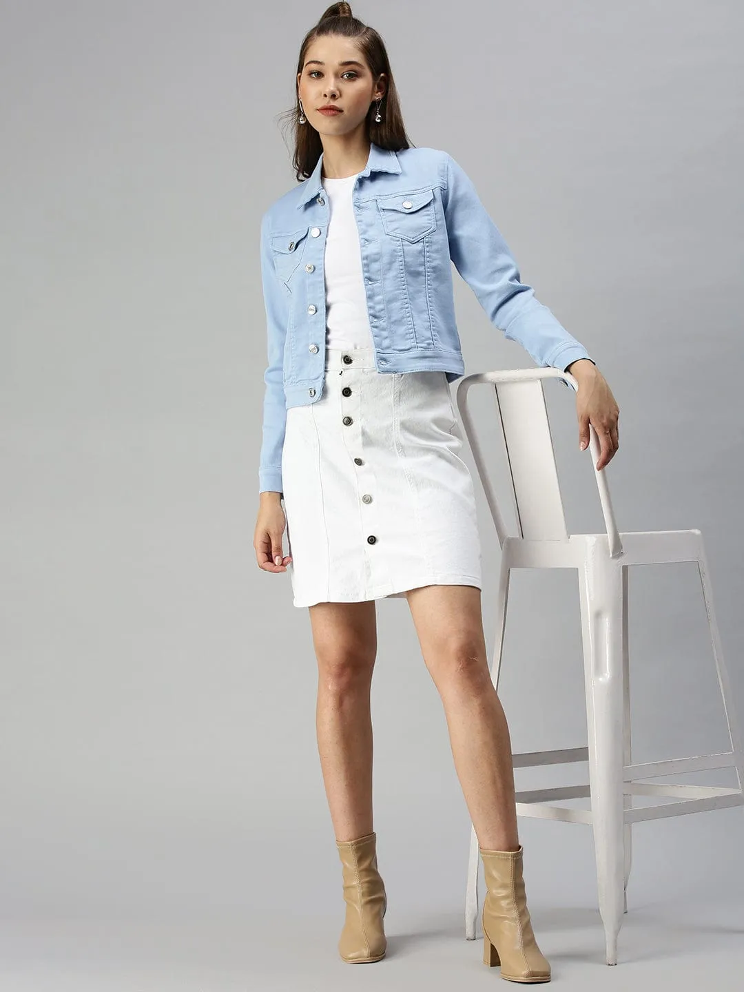 Women's Spread Collar Long Sleeves Blue Denim Jacket Waterproof Zipper Closure Neutral palette