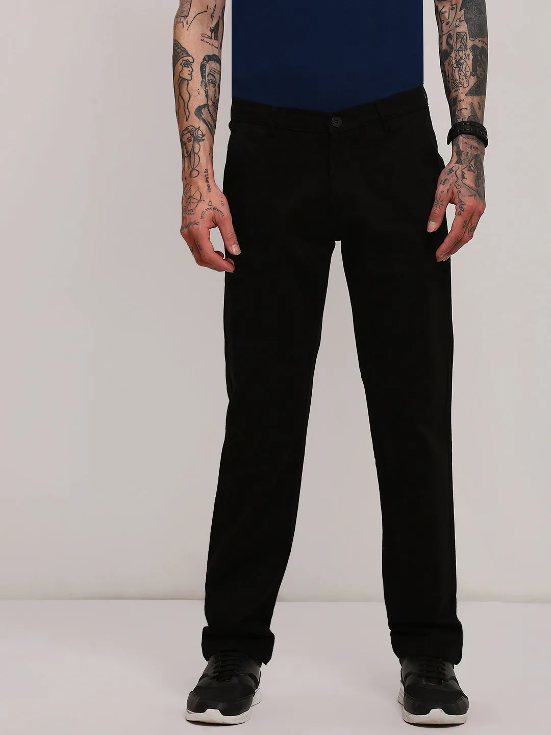 Trendy Cut Clean Lines Men's Black Slim Fit Low-Rise Flat-Front Trousers
