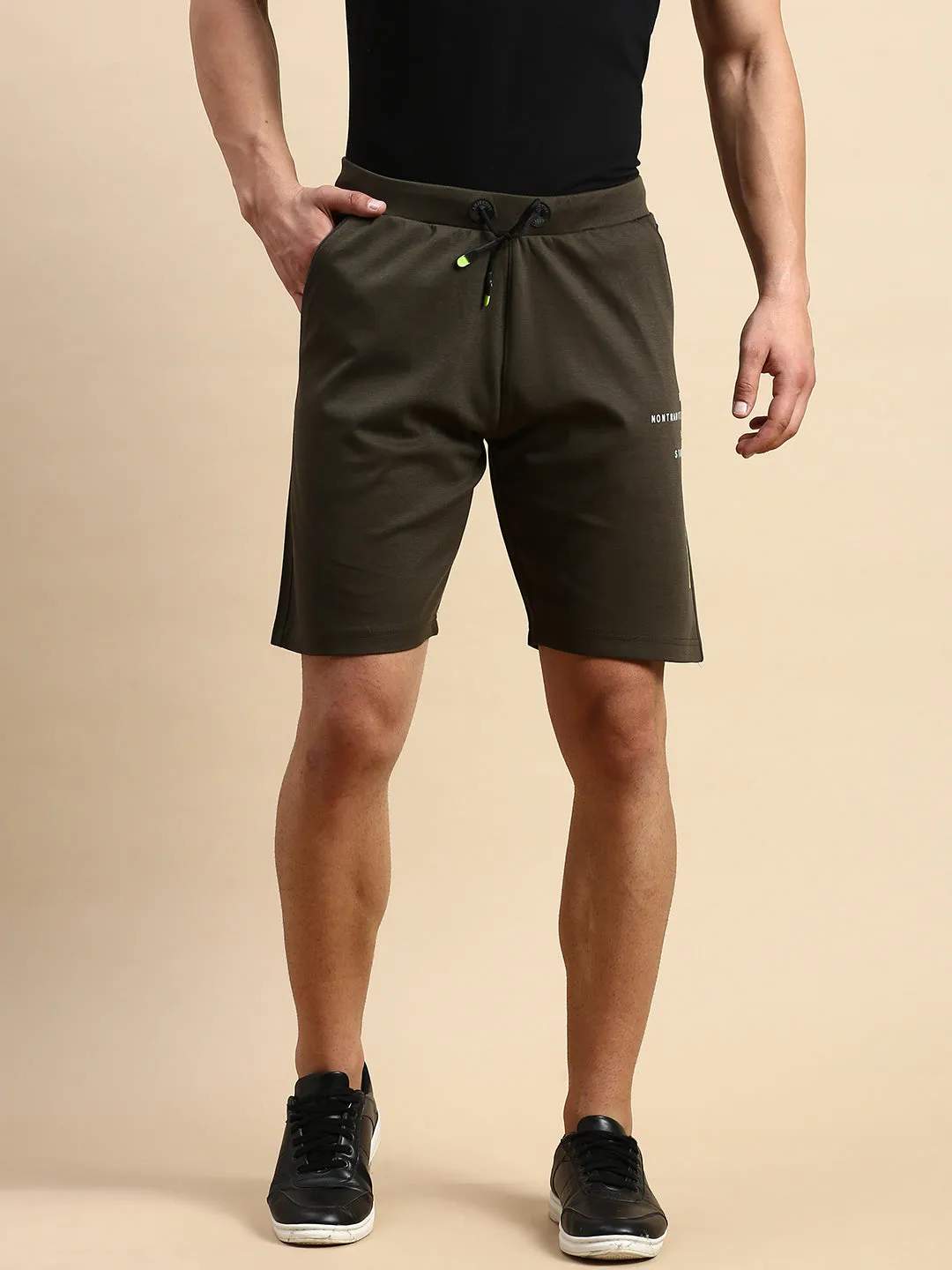 Day Comfort easygoing look Men's Olive Mid-Rise Sports Shorts