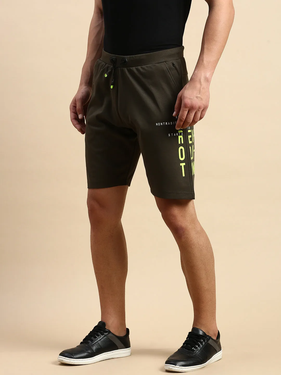 Men's Olive Mid-Rise Sports Shorts Core Stretch