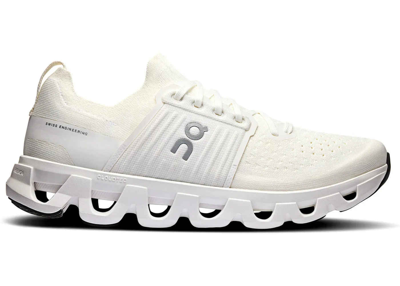 running in rural areas secure fastening shoes On Running Cloudswift 4 White