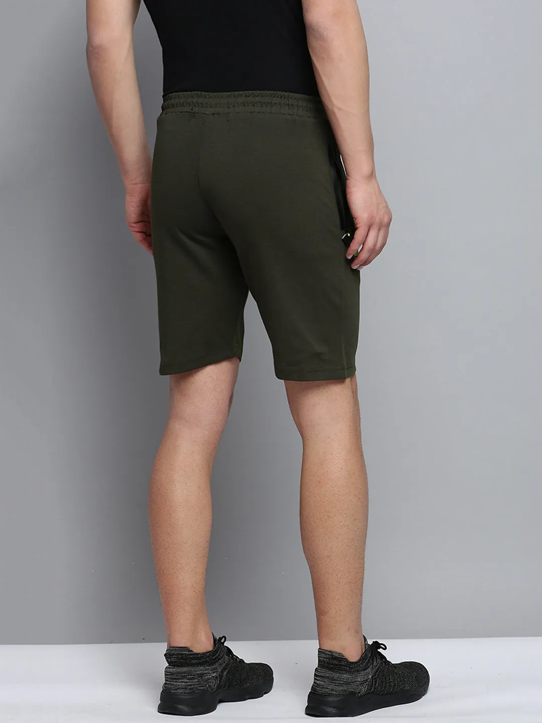 Teflon Coated Finish Contoured Cuff Design Men's Olive Regular Fit Sports Shorts