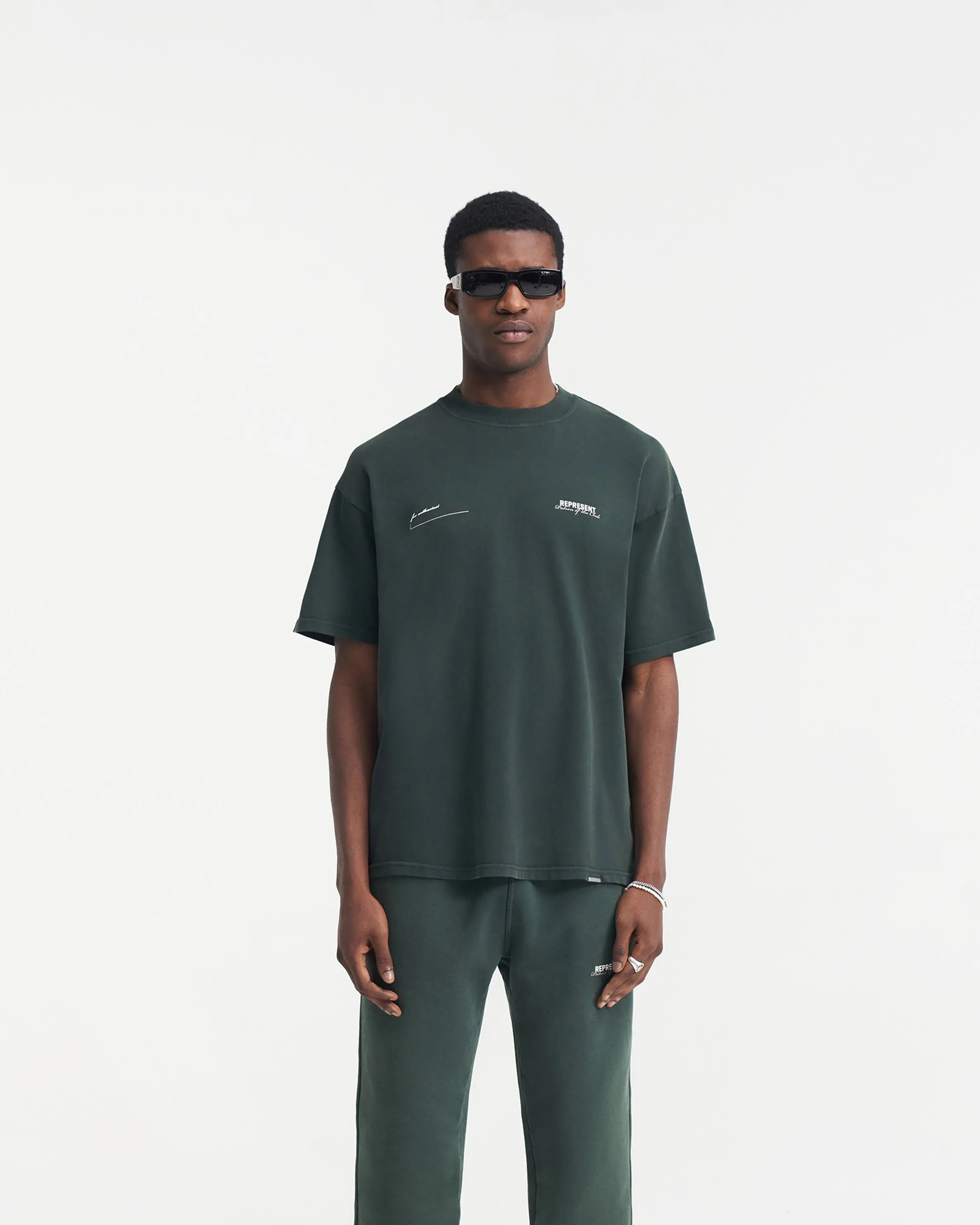 Patron Of The Club T-Shirt - Forest Green Layering Must-Have Garment Washed Texture