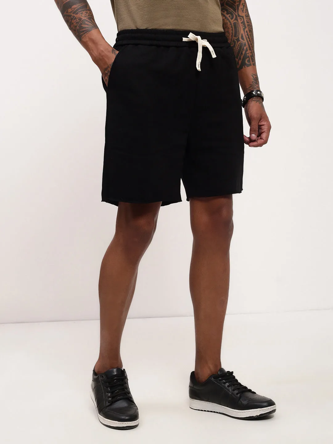 Men's Black Solid Shorts Relaxed Fit Wrinkle Free Weave