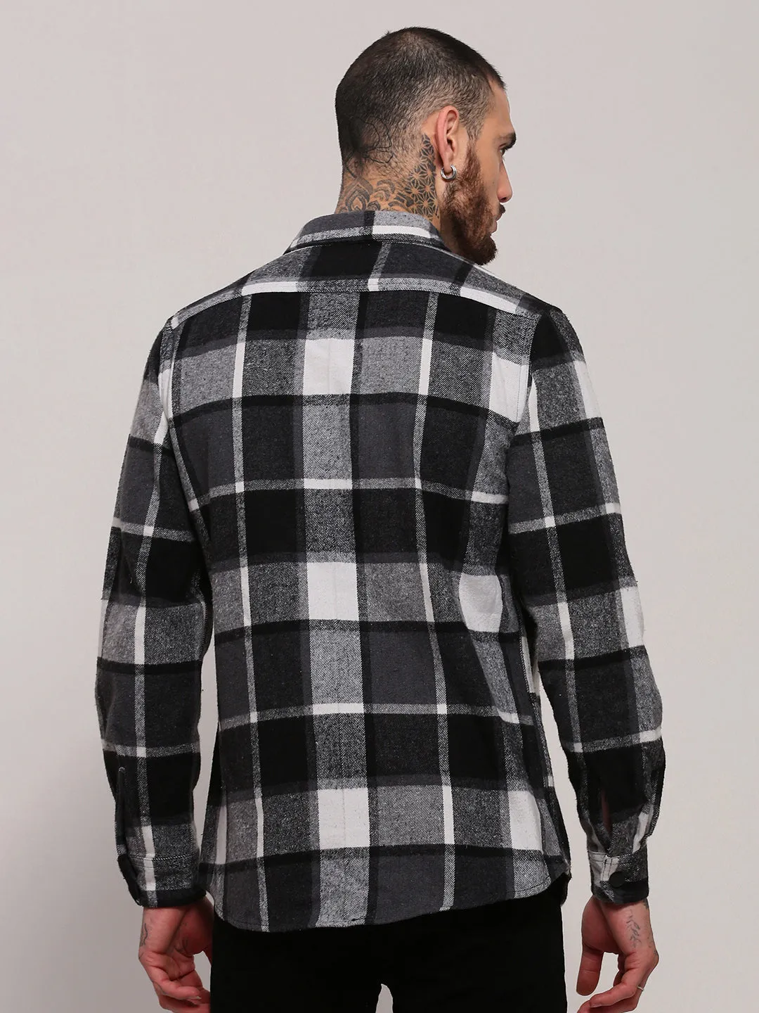 Comfortable Layer Men's Black Checked Relaxed Fit Shacket