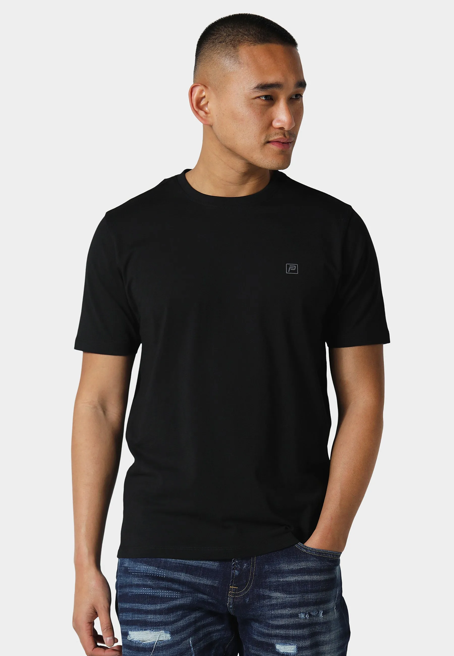 Everyday Layering Feyi Black T-Shirt