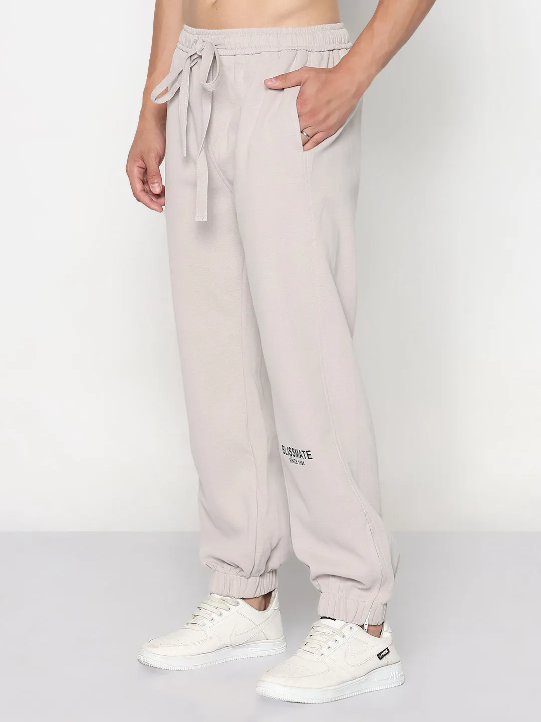 Men's Beige Relaxed Fit Joggers Wrinkle resistant fabric Move Comfort