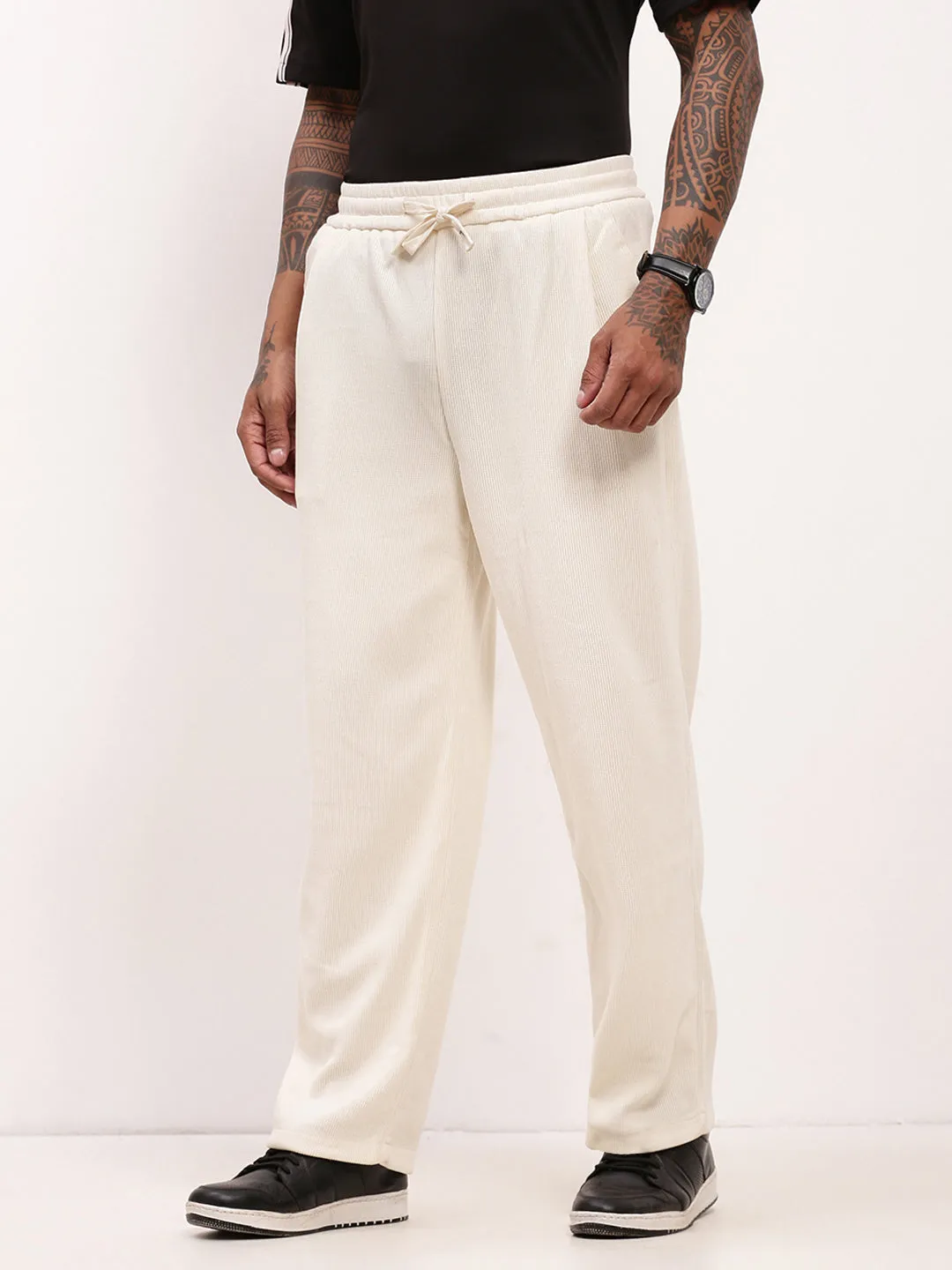Men's Cream Solid Straight Fit Low-Rise Trousers Boho chic